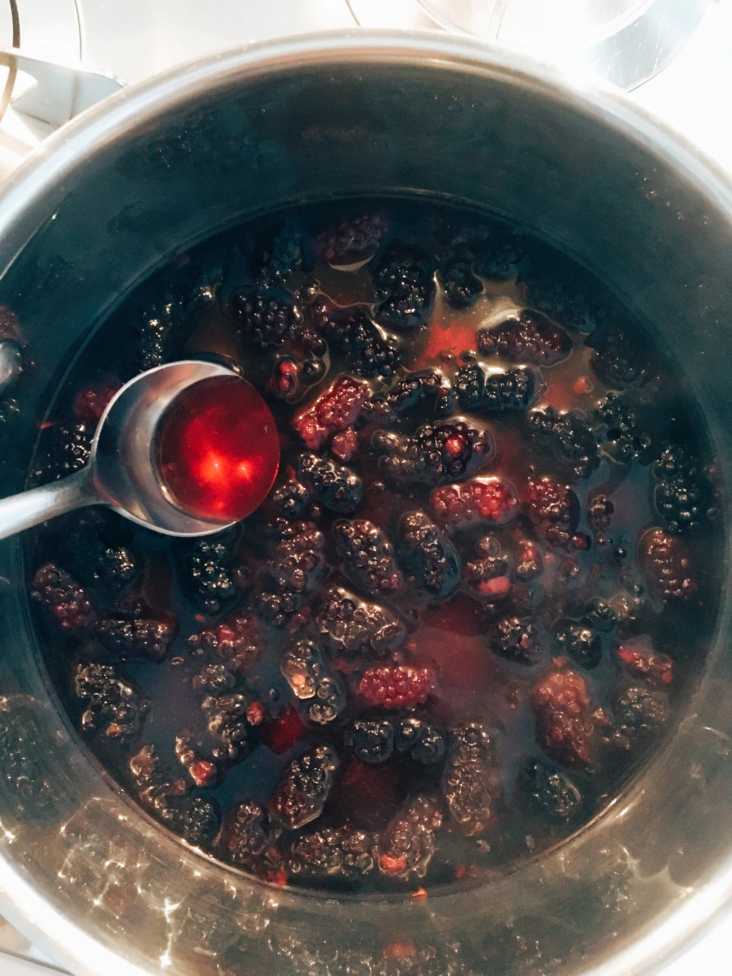 Blackberry Whiskey Lemonade Featuring Tom Dixon Studio At Amara Living Go French Yourself