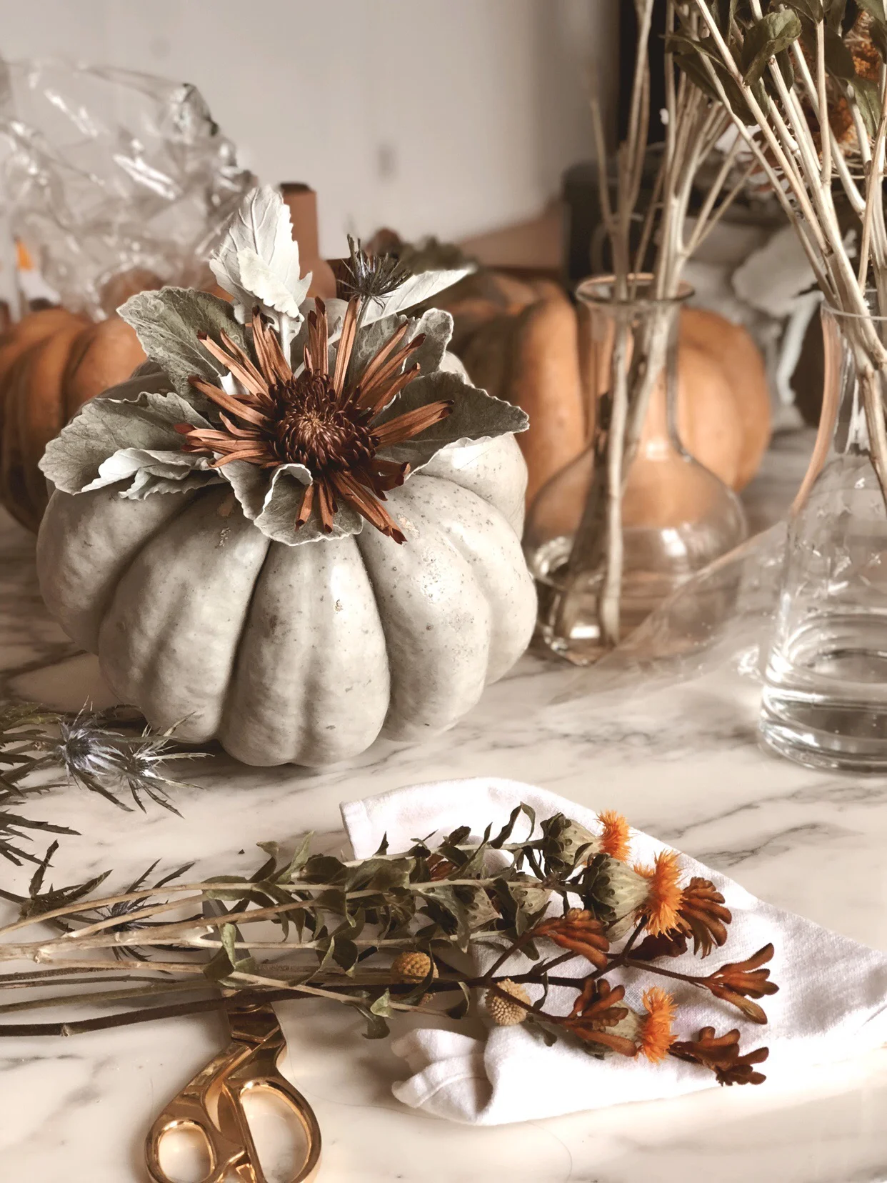 DIY modern pumpkin Centerpiece 20.JPG