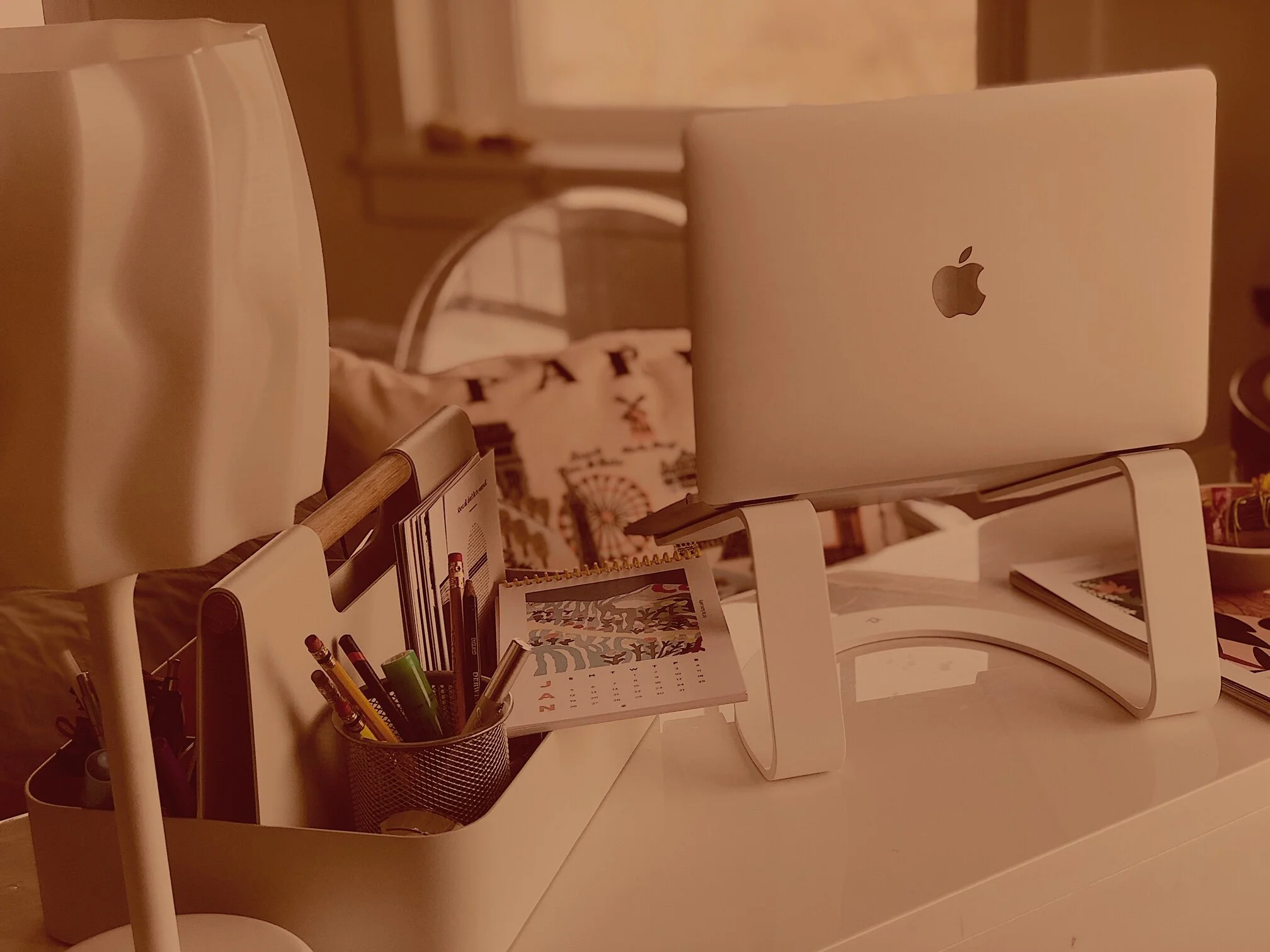 Modern MacBook Stand