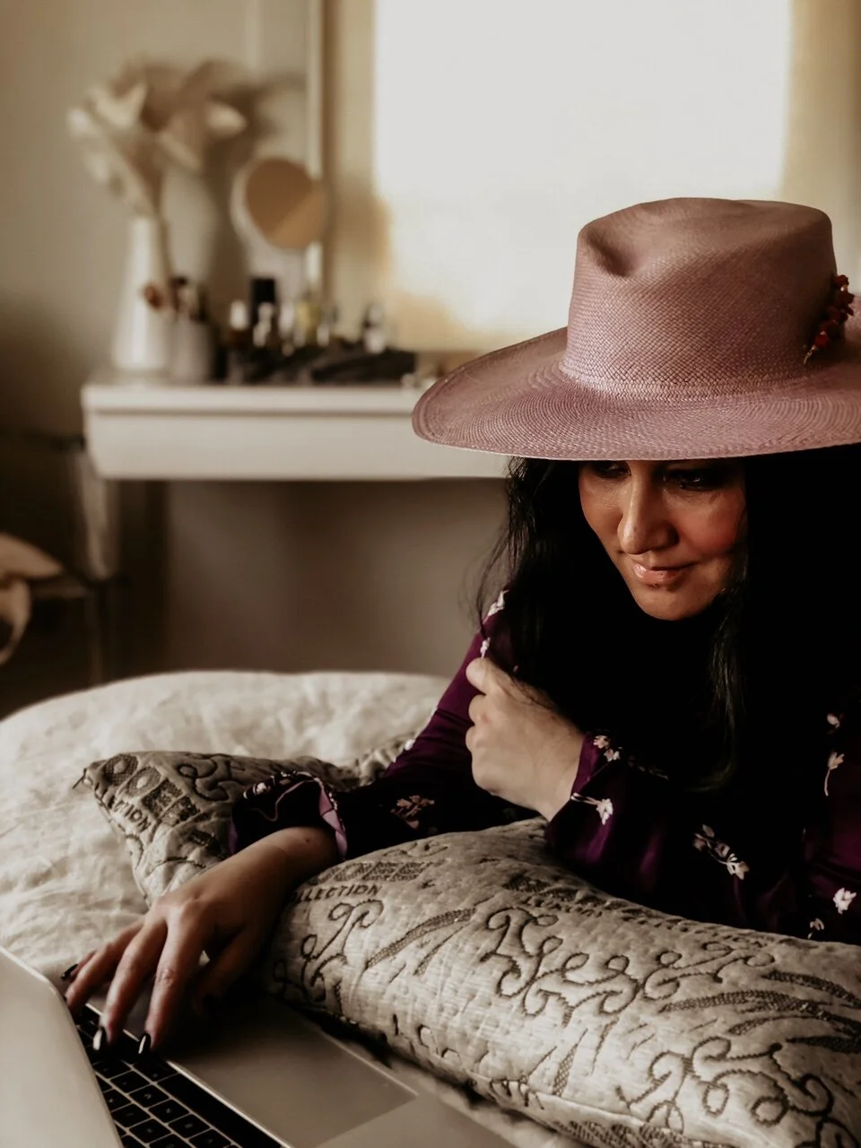 Positioning Pillows For Working From Home 