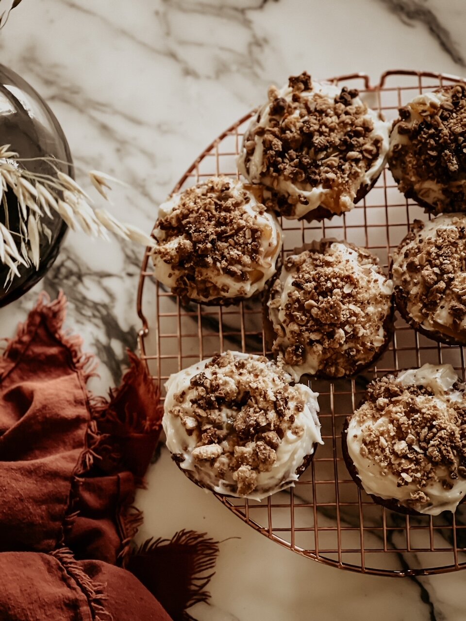 Cinnamon Cupcakes With Fresh Peach Filling