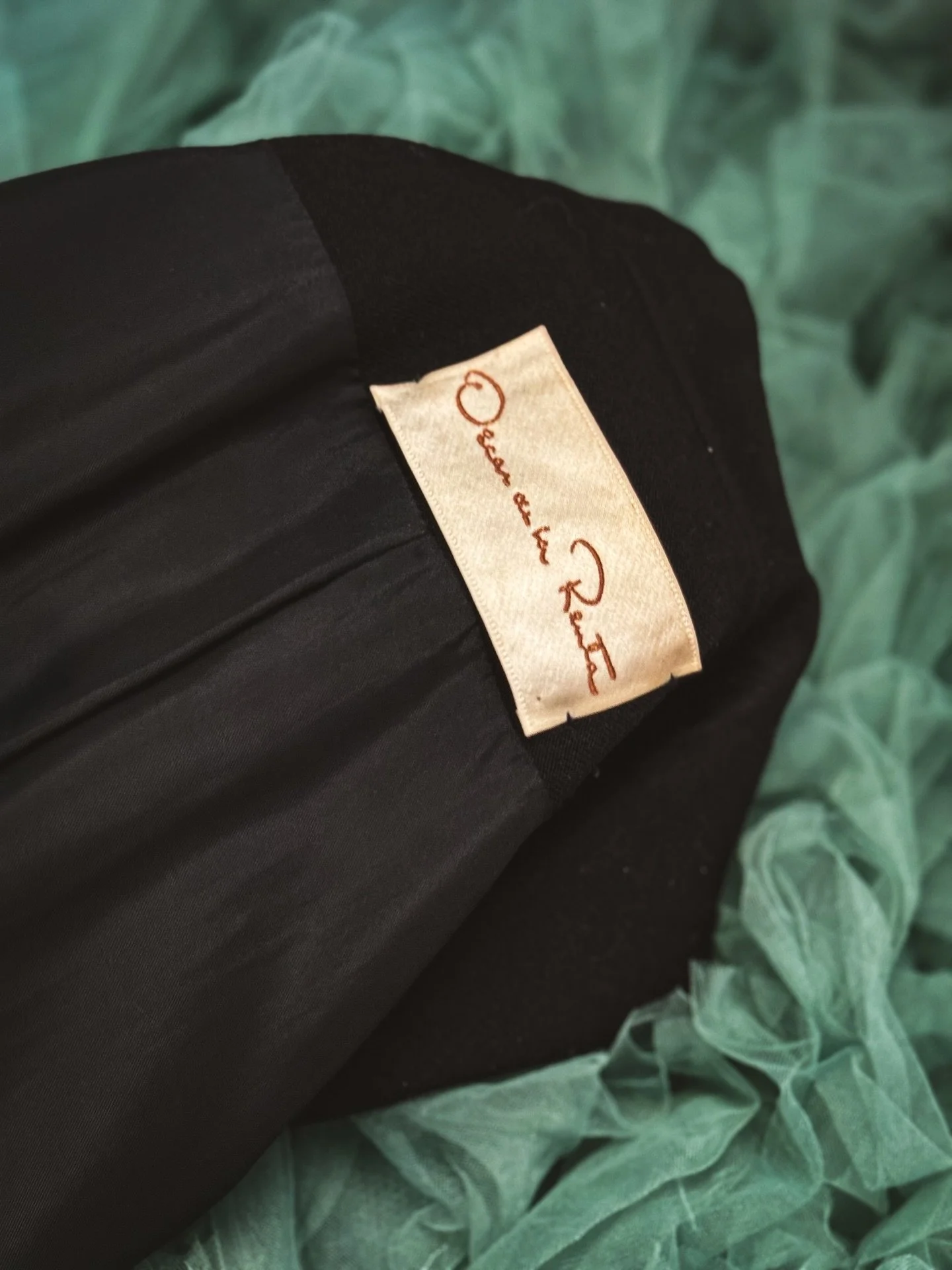 Tom Ford and Oscar de la Renta came along for the ride-a dress with too much presence for a car, green tabric spreading where it pleased, unconcerned with logistics. Fashion doing what it does best: taking up space.

@_kmorrow and I finally got our C