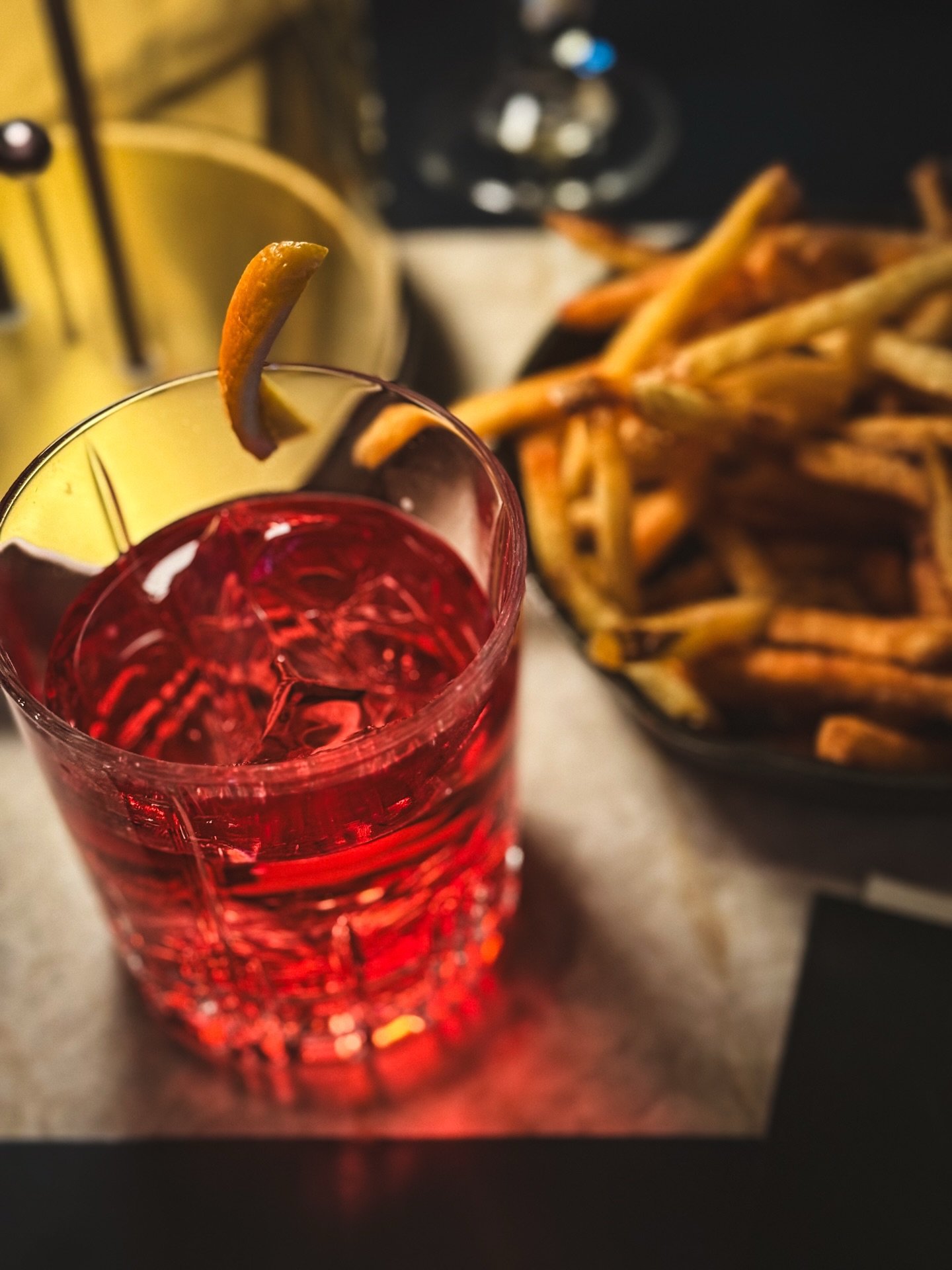 @chefbckyfreeman and I finally celebrated Christmas at @marketsteersteakhouse ! ( They make some killer mocktails) 

The BEST present?

A very handsome house guest who requires zero feeding and excellent lighting!!! ❤️ ❤️