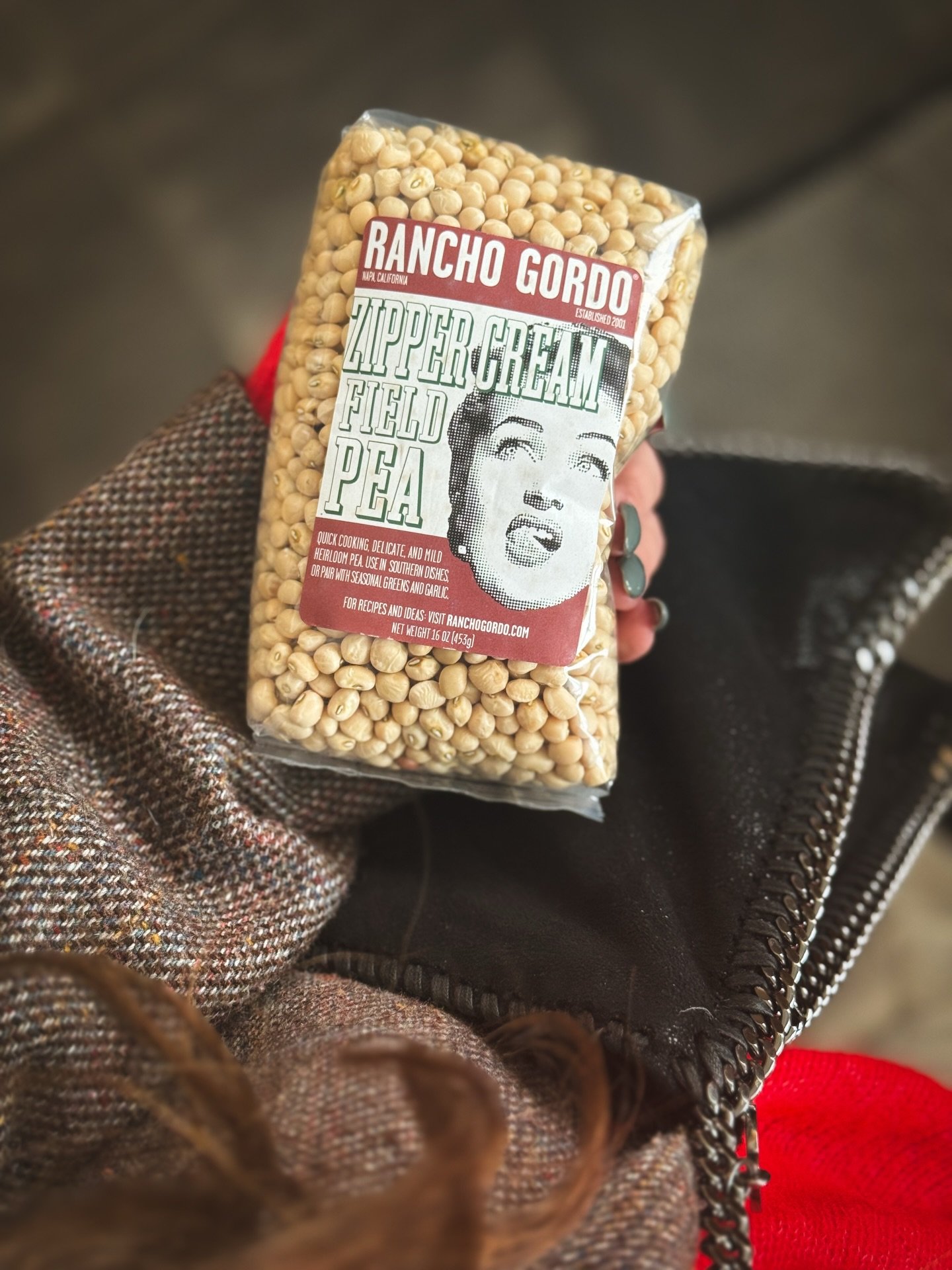 A Sunday ritual&mdash;cooking dinner at home, letting something take its time.

Zipper cream field peas from my @rancho_gordo bean club box&mdash;quick-cooking, delicate, and surprisingly versatile. The kind of ingredient that doesn&rsquo;t ask for m