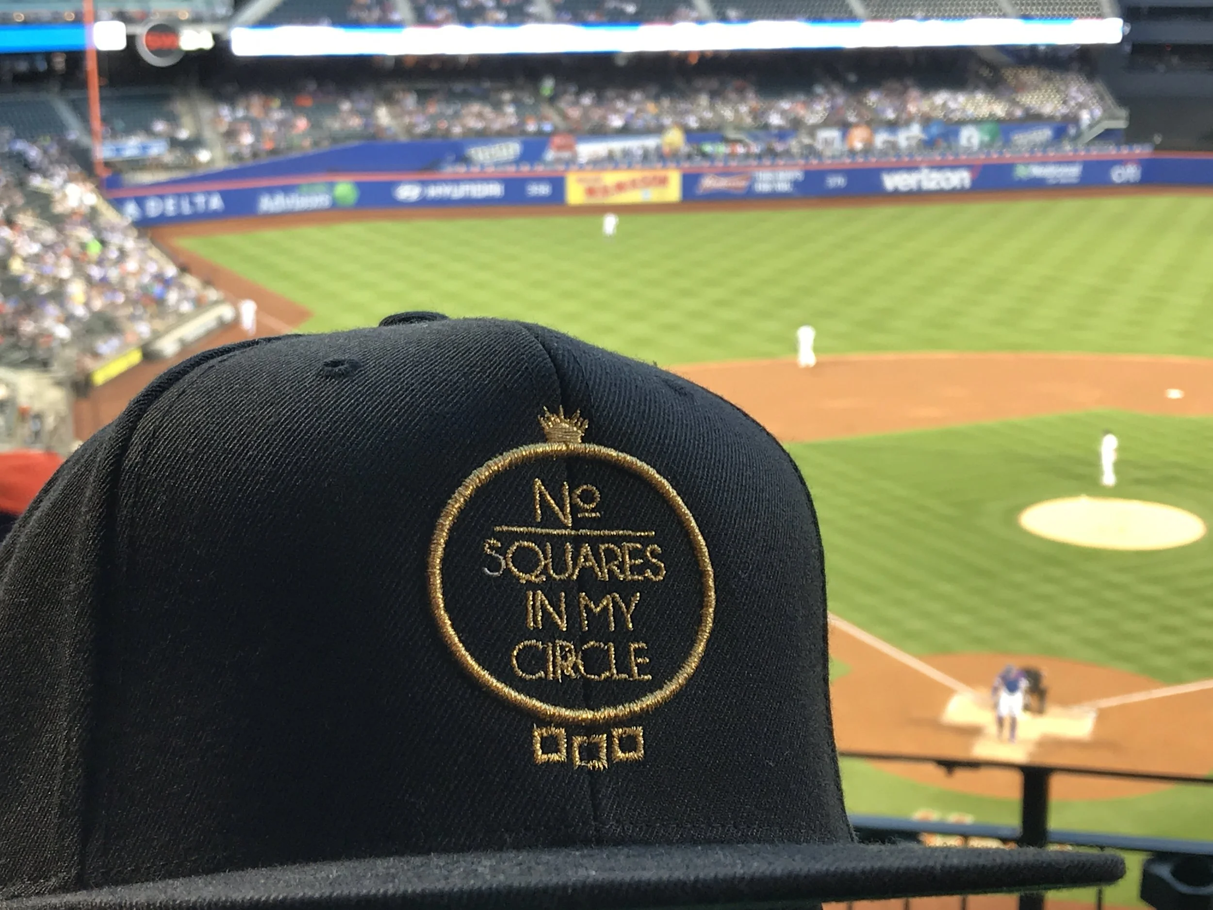 No Squares In My Circle© Blk/Gold SB
