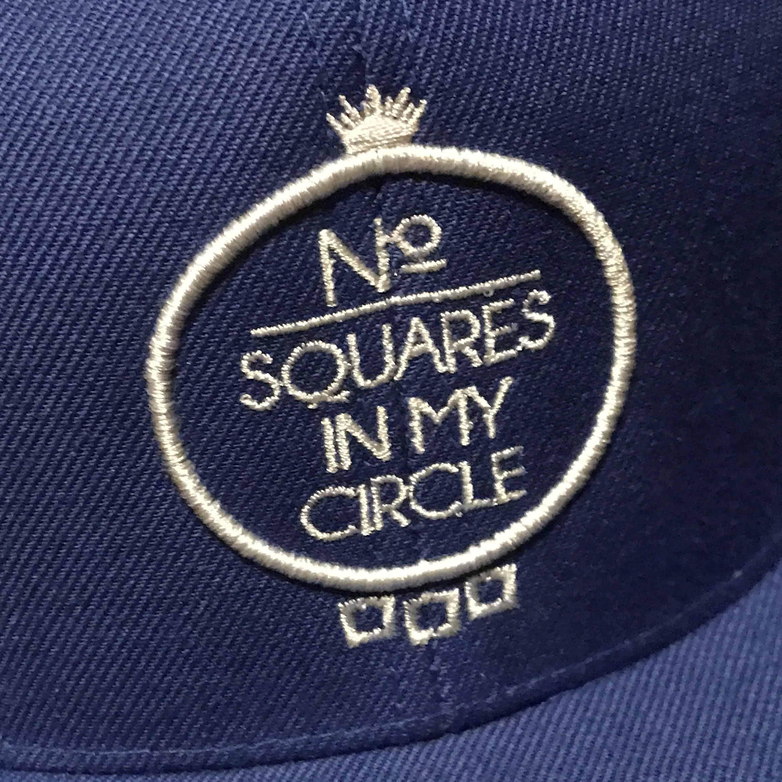 No Squares In My Circle© Royal/White