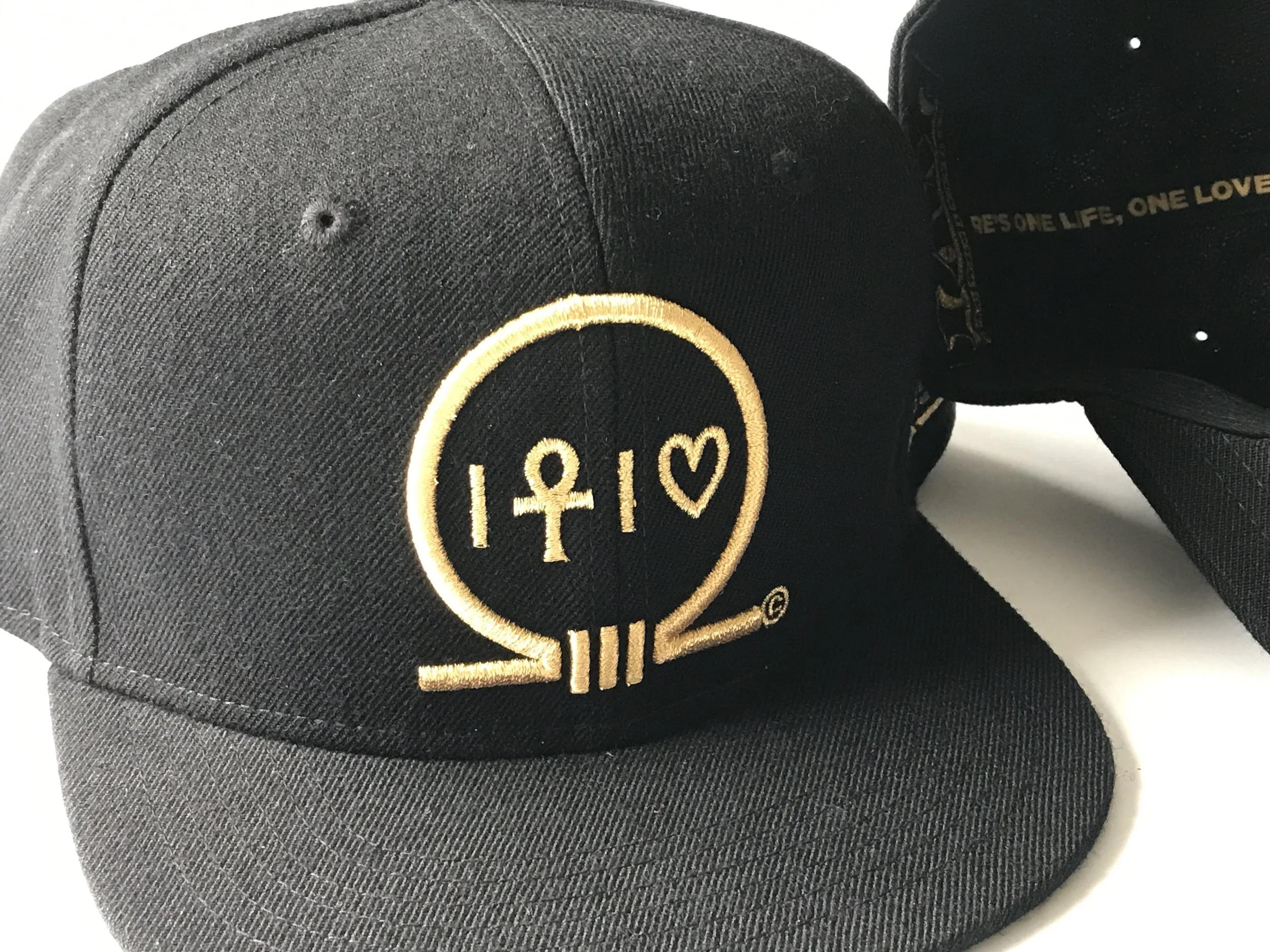 One Life One Love© Blk/Gold Snapbacks 