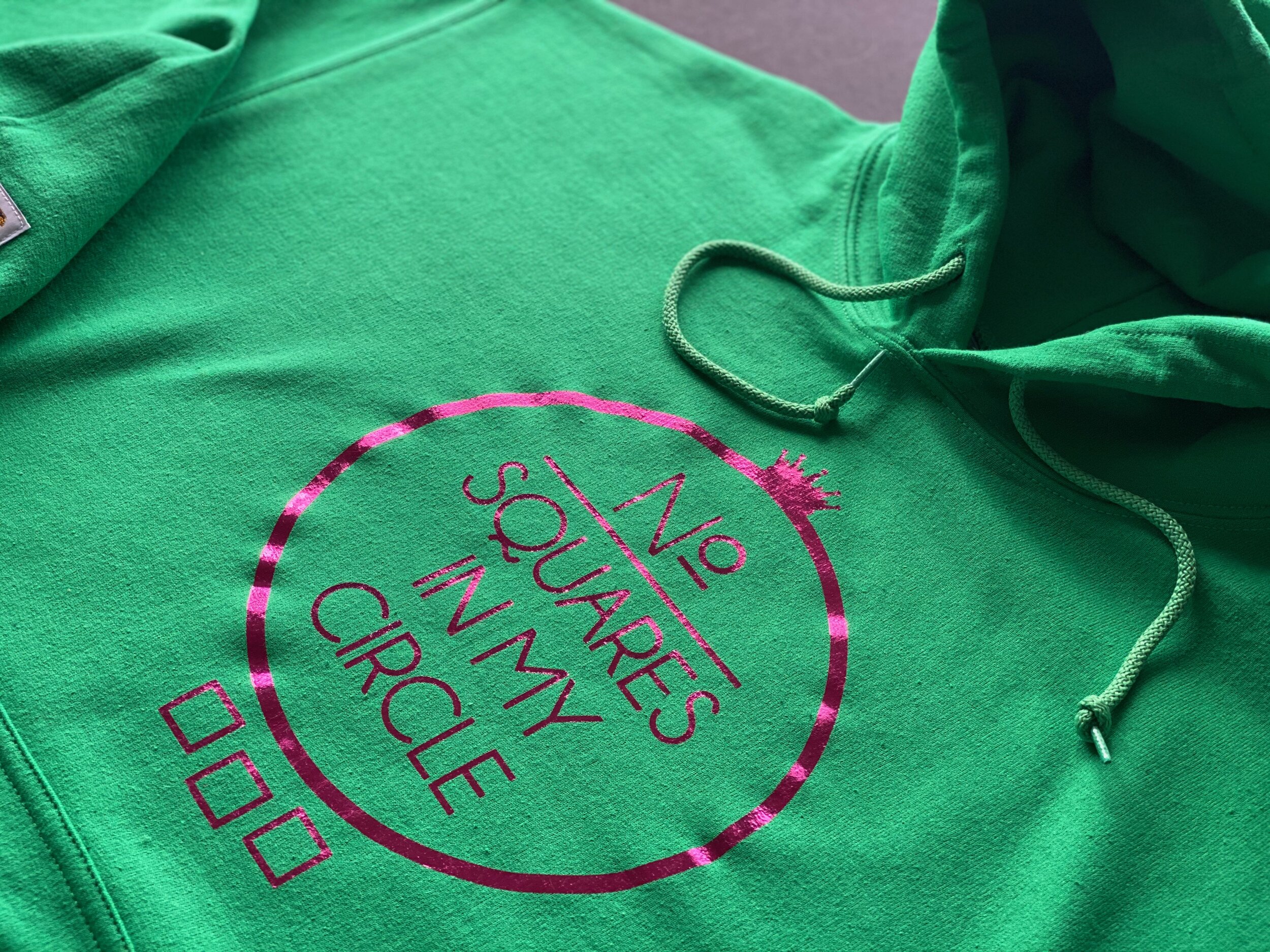 No Squares In My Circle© Green w/ Pink