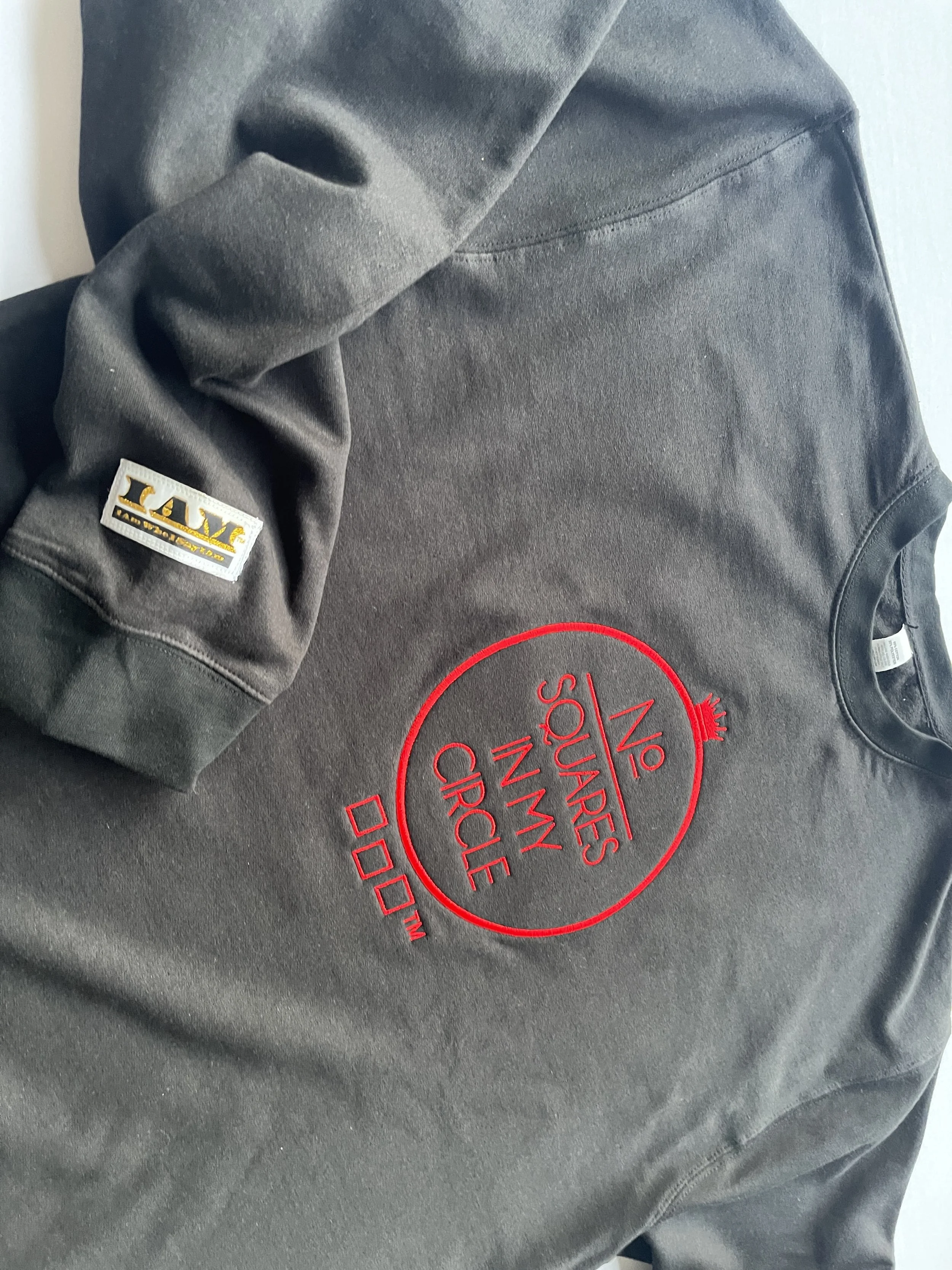 NoSIMC® Crewneck w/ Red