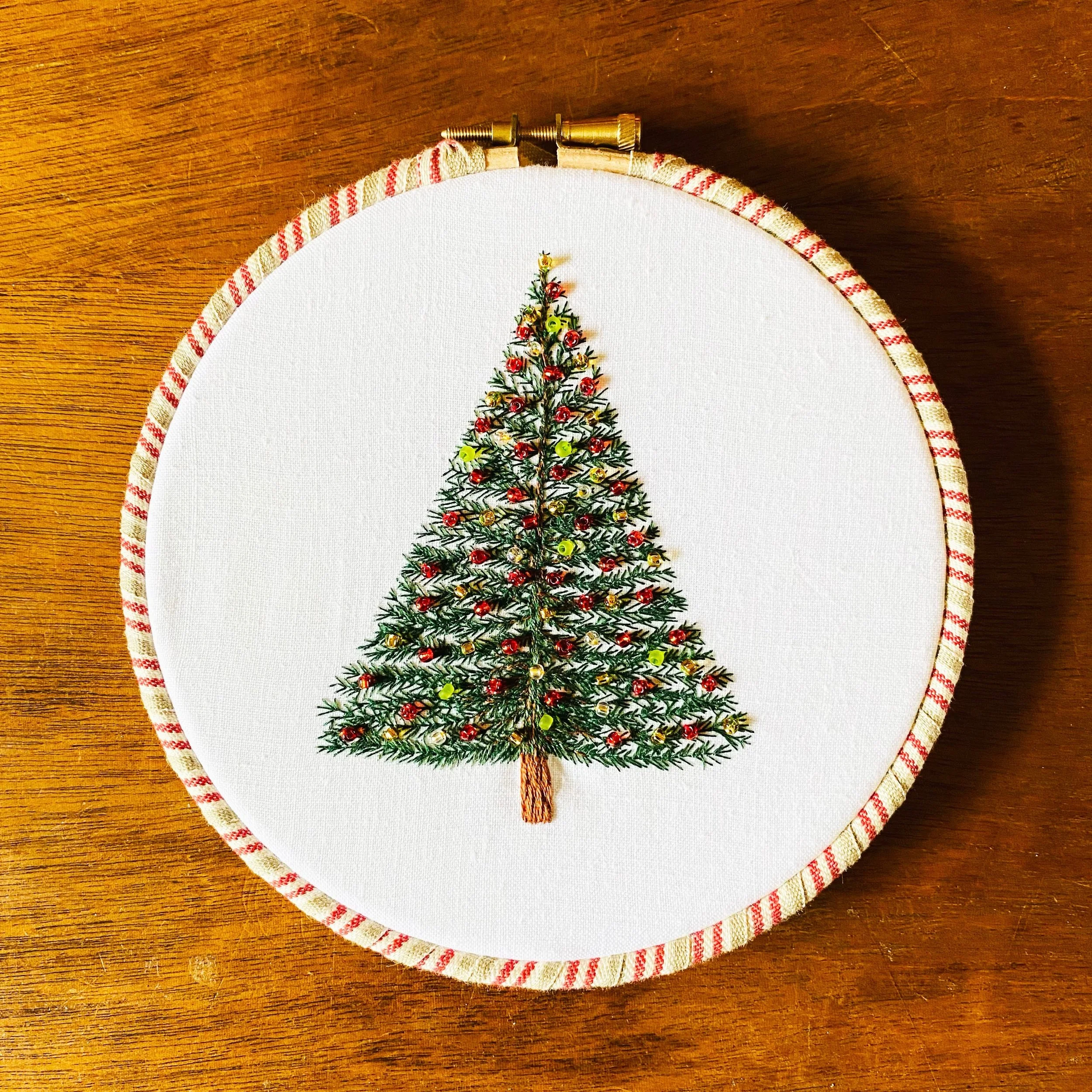 embroidery christmas tree3.jpg