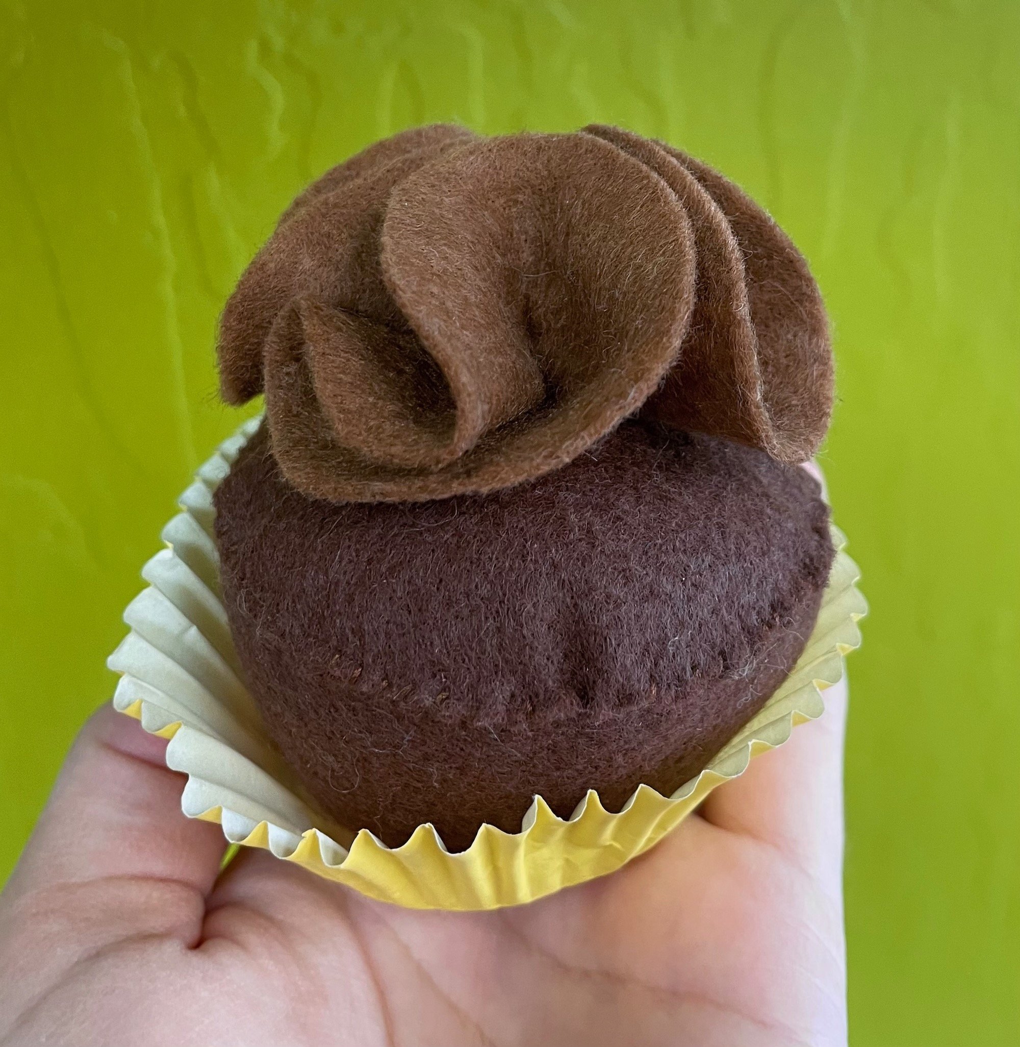hand sew cupcake - 2.jpeg