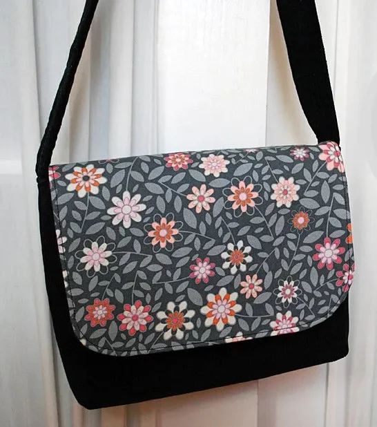 kid-sized-messenger-bag-free-pattern-and-sewing-tutorial_1-3.jpg copy.jpg