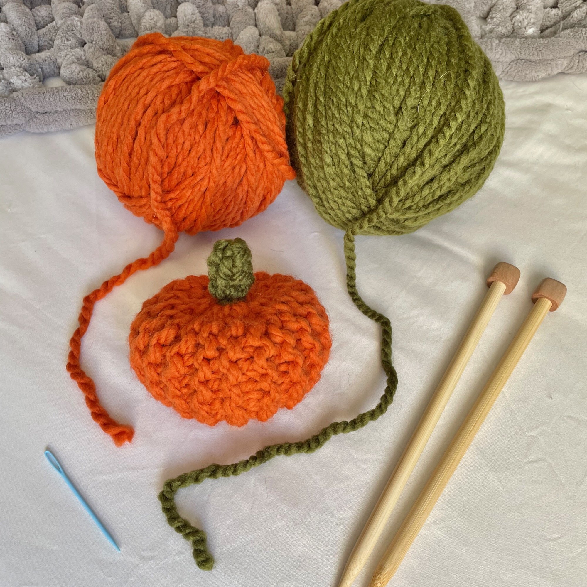 knitted pumpkin3.jpeg