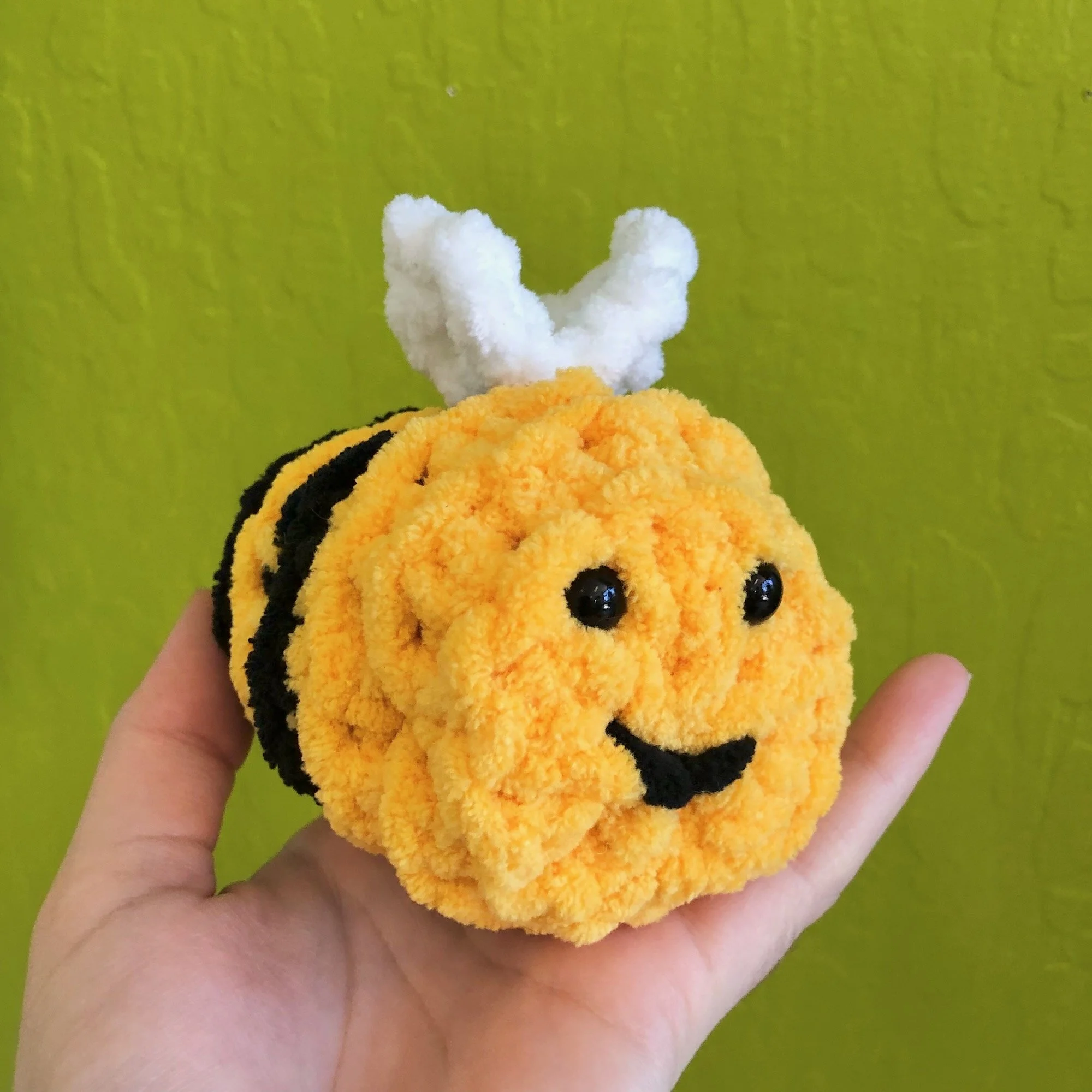 knit bee - 3.jpeg