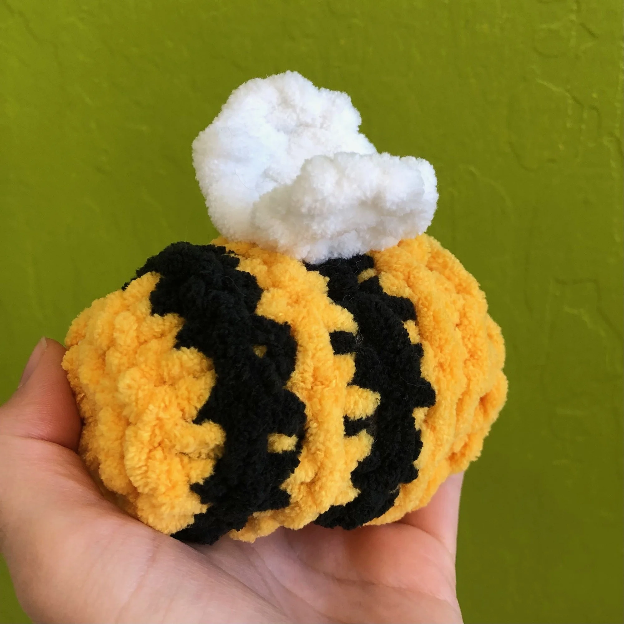 knit bee - 1.jpeg