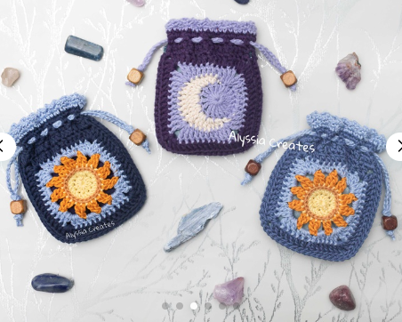 crochet sun moon pouch.png