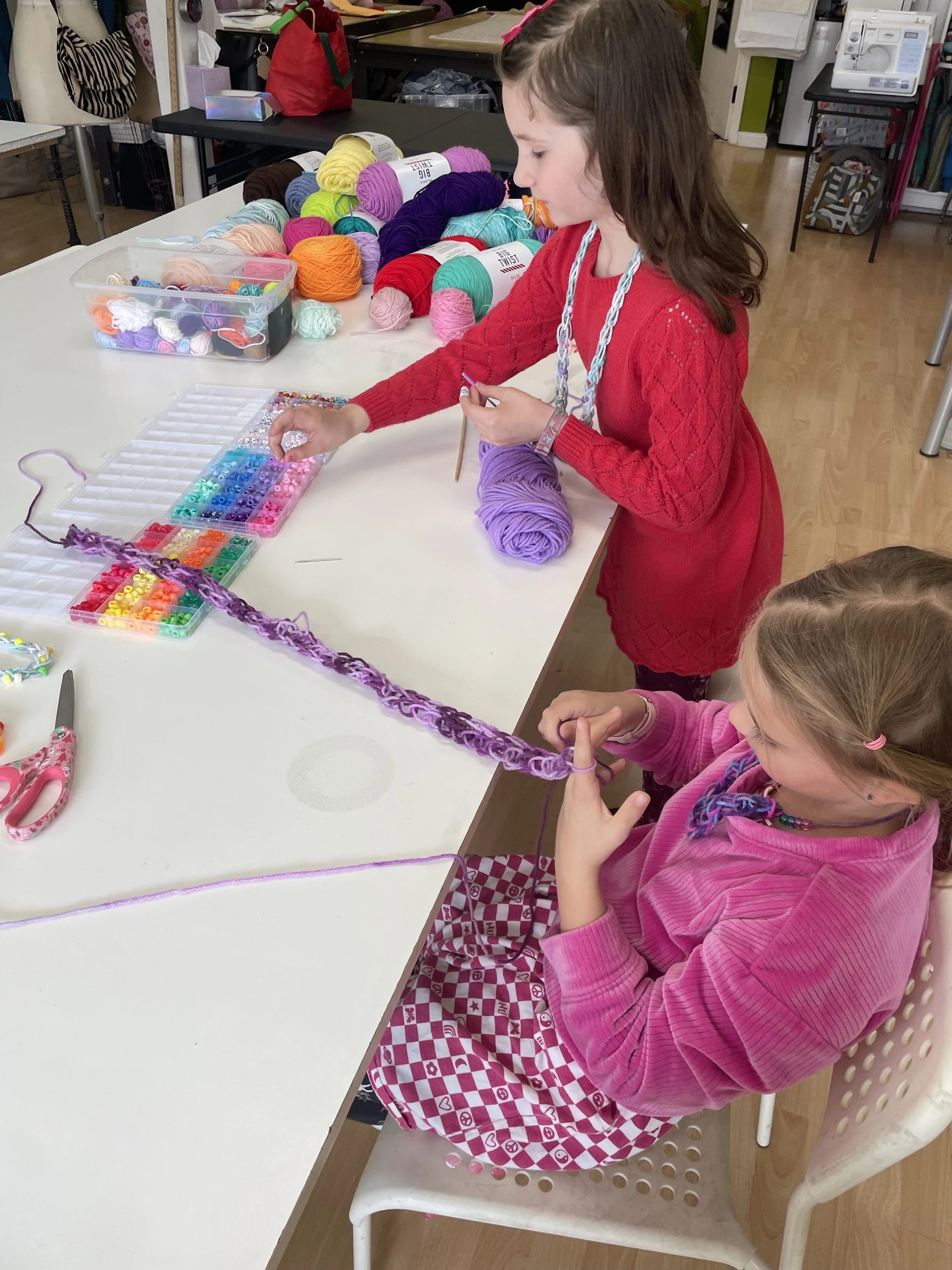 finger knit class1.jpg