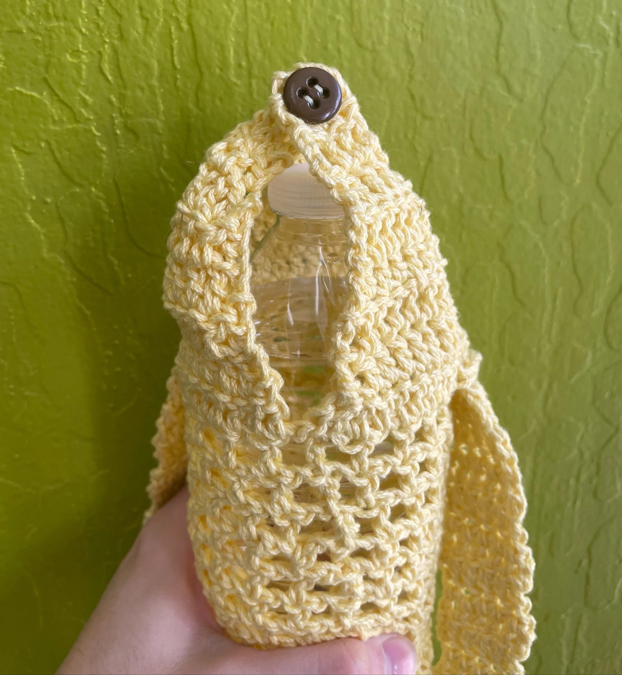 crochet banana water bottle holder - 2.jpeg