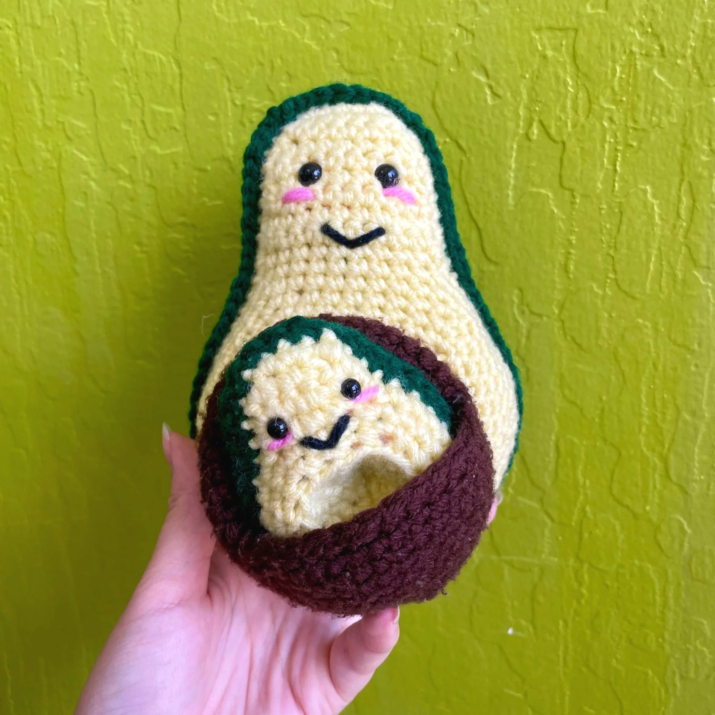 crochet+nesting+avocados3.jpg
