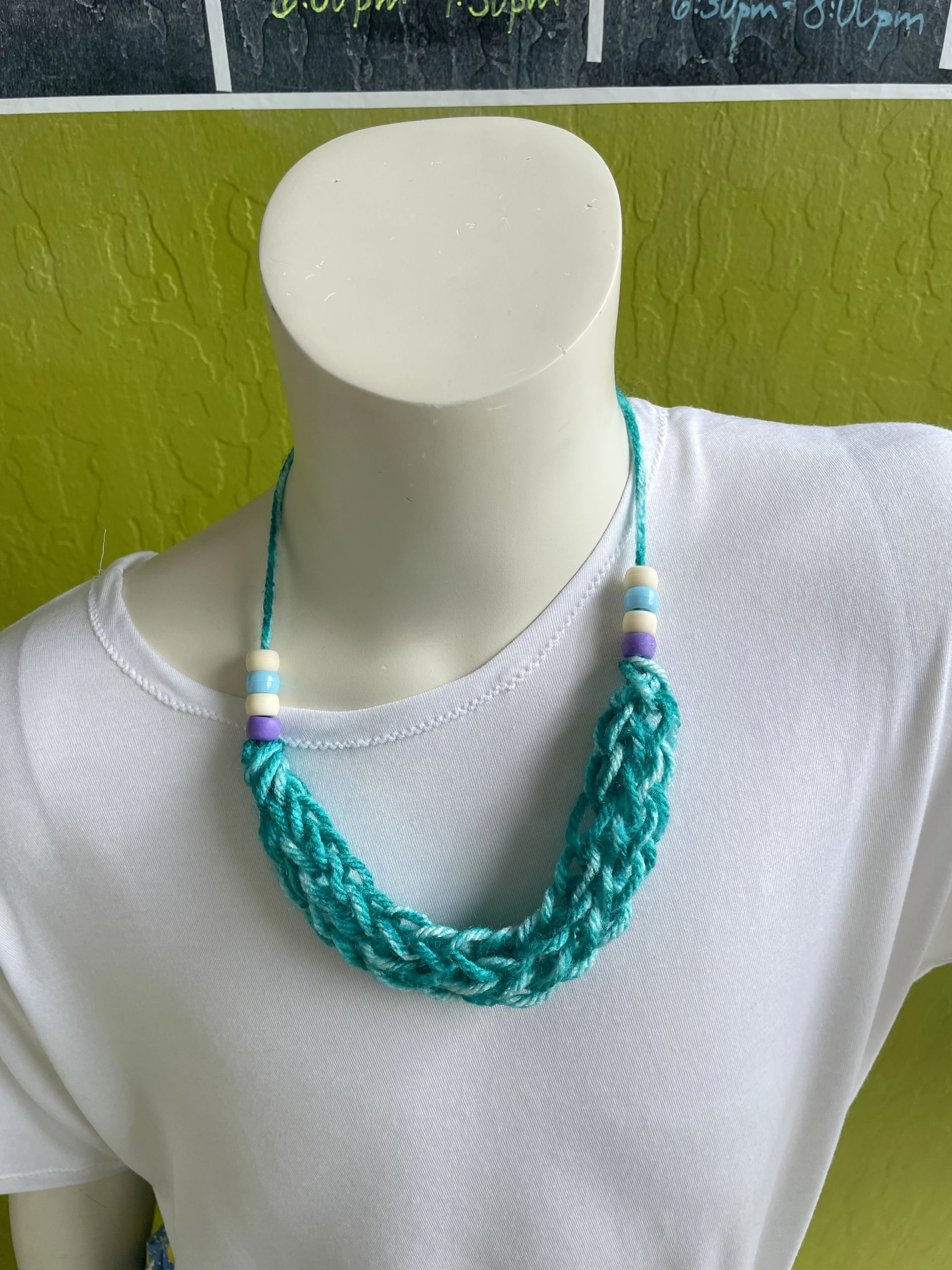 fingerknit necklace5.jpg