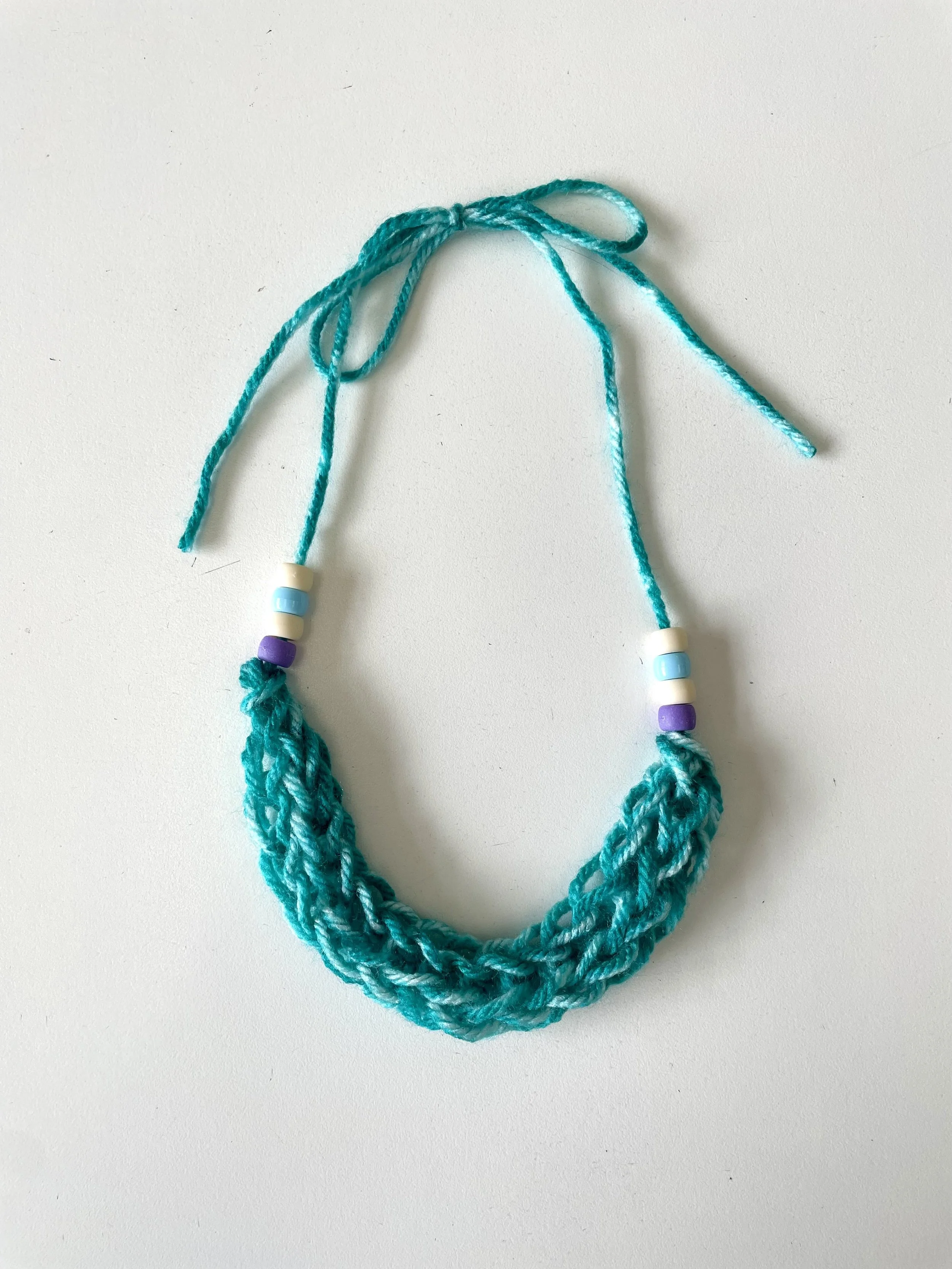 fingerknit necklace1.jpg