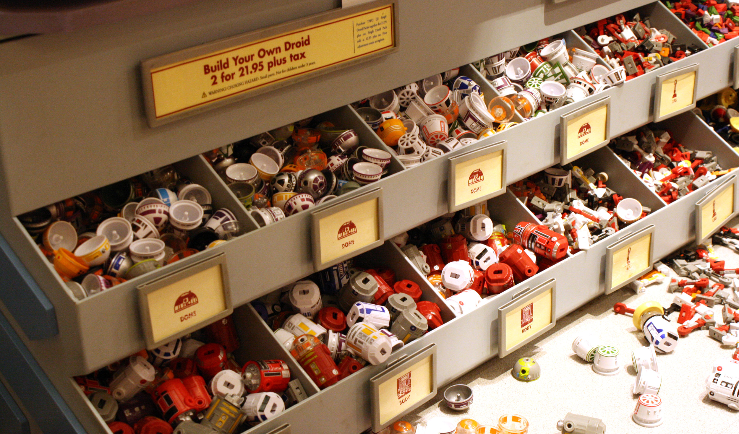 ©Disney © &amp; TM Lucasfilm Ltd.