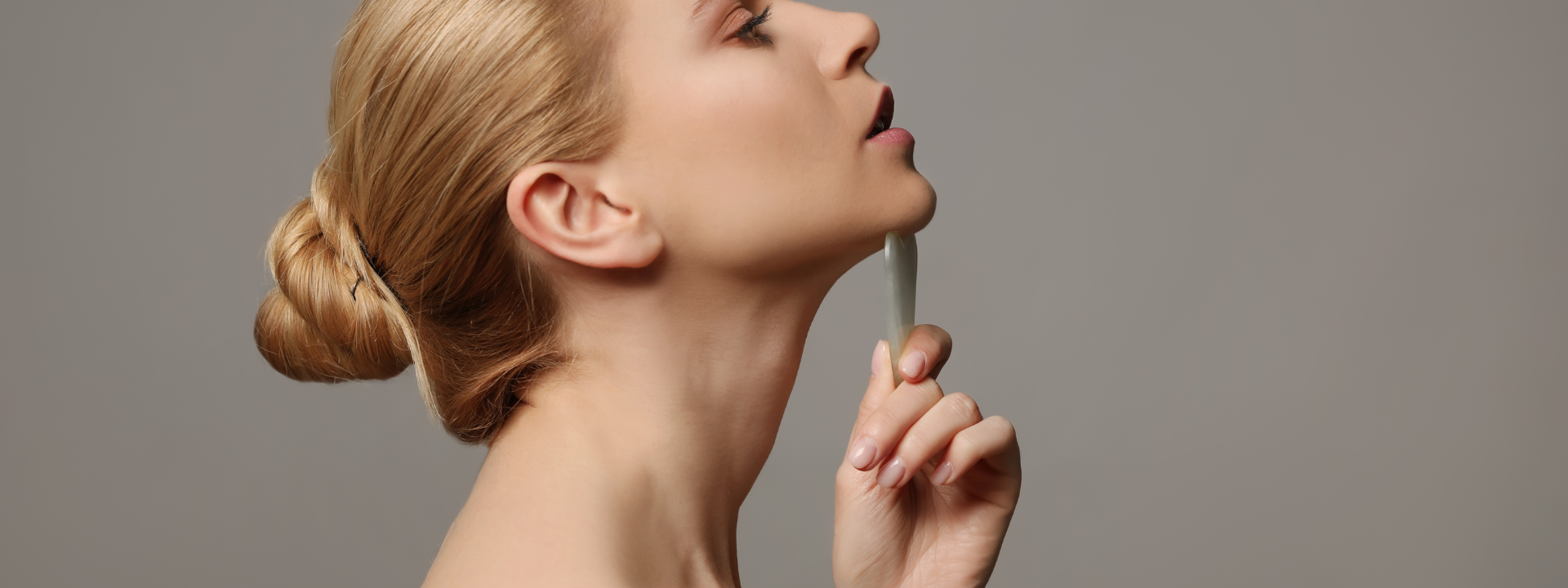 Facial Gua Sha: The Benefits of This Ancient Beauty Technique