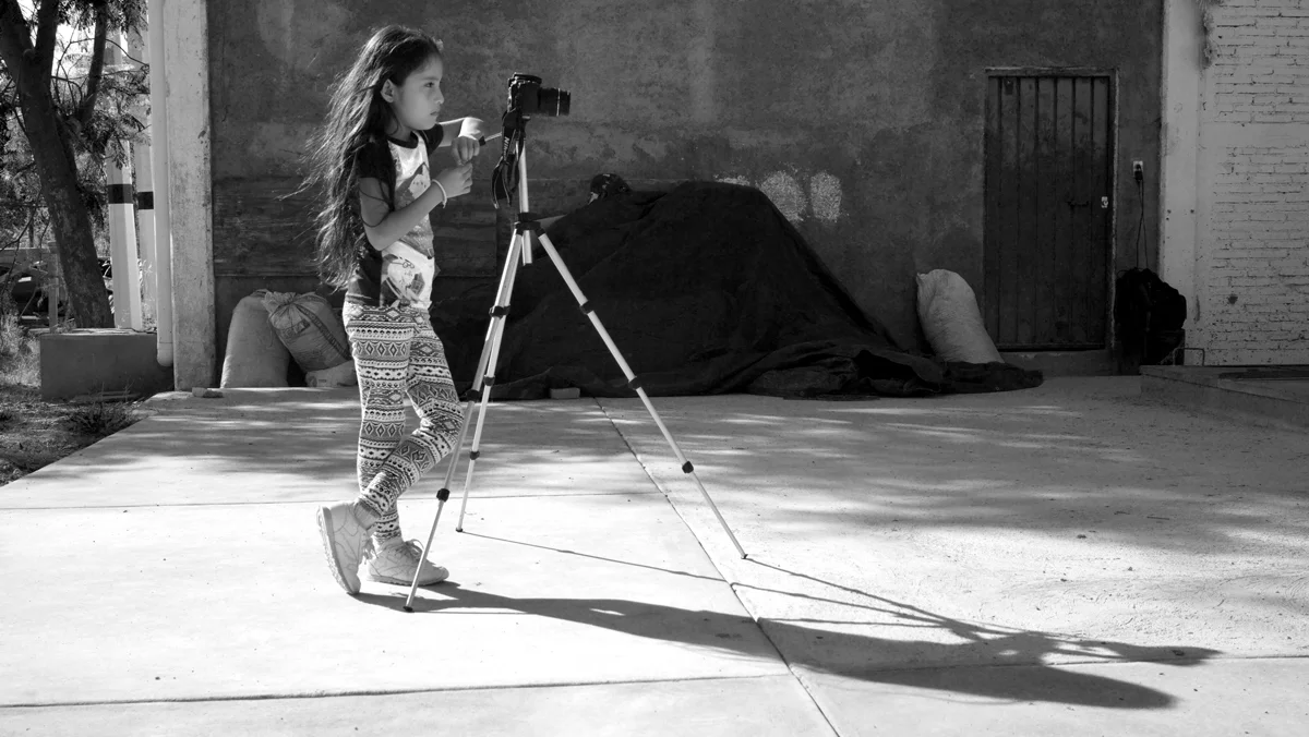  NATALY HERNANDEZ RUIZ Kikis is 8 years old [2016]. She is the daughter of a master ceramist from Taller Ruiz Lopez in Santa Maria Atzompa and a ceramic artist herself. Taller Ruiz Lopez is featured in the episode,  The Circle . 