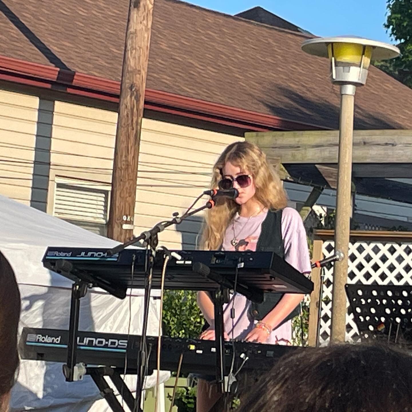 I loved seeing my students rock their music at Roamstock this past Sunday! Eliza Gwin and Nadja Duss were both awesome in their bands and I was so happy to be there for their performances! 

#proudvoiceteacher #voicelessons #livemusic #extraordinarya