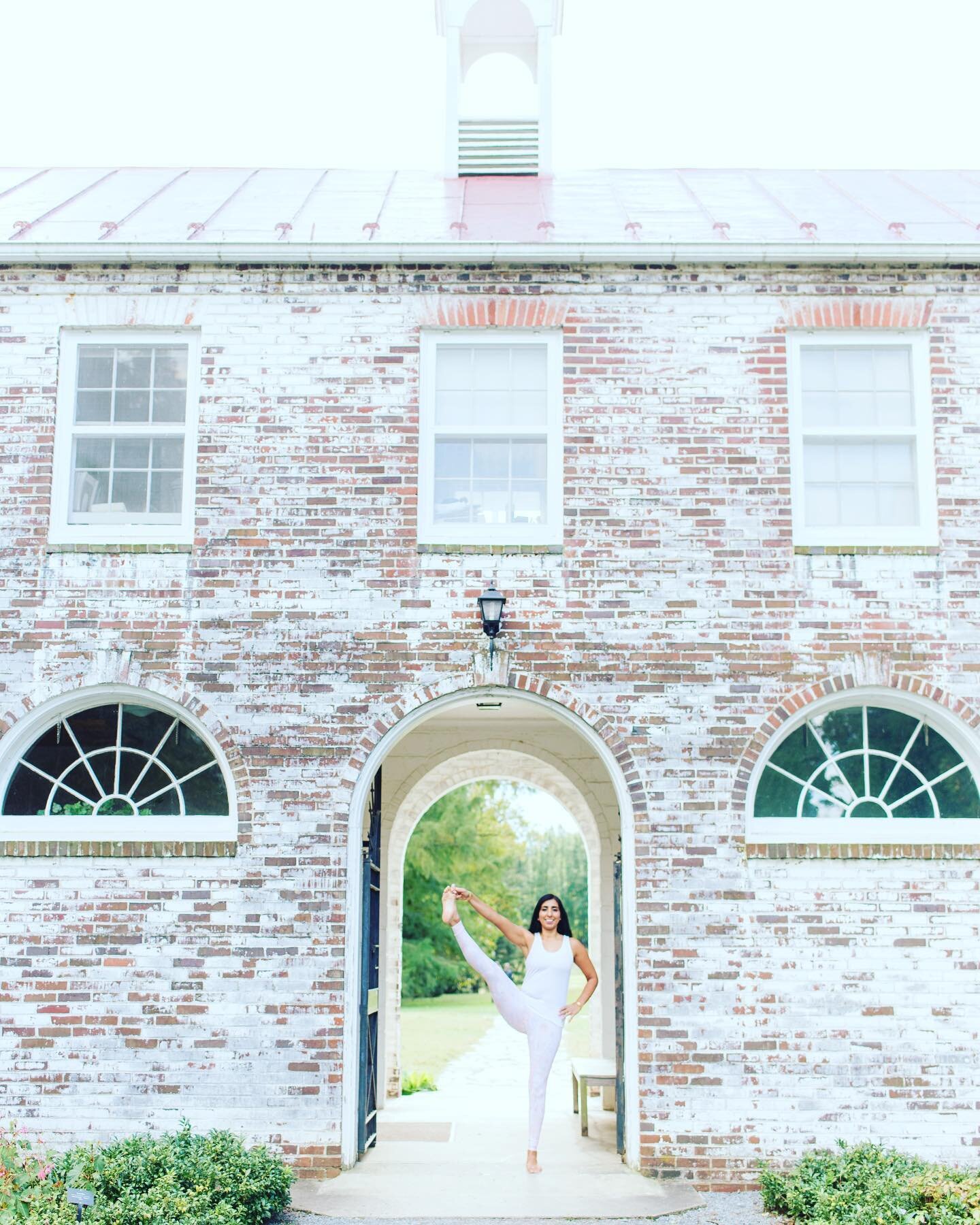 One of my favorite places in Virginia to visit @blandyexperimentalfarm 🤍🌿🌸

Who else is excited for Spring, blue skies, sunshine?! Me me! 🌞

Join us this Sunday, Feb. 13th for some movement flow and fun, we would love to see you!

🌸 8 AM Warm Fl