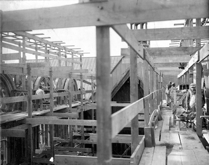 1886 - Building the Cathedral of All Saints