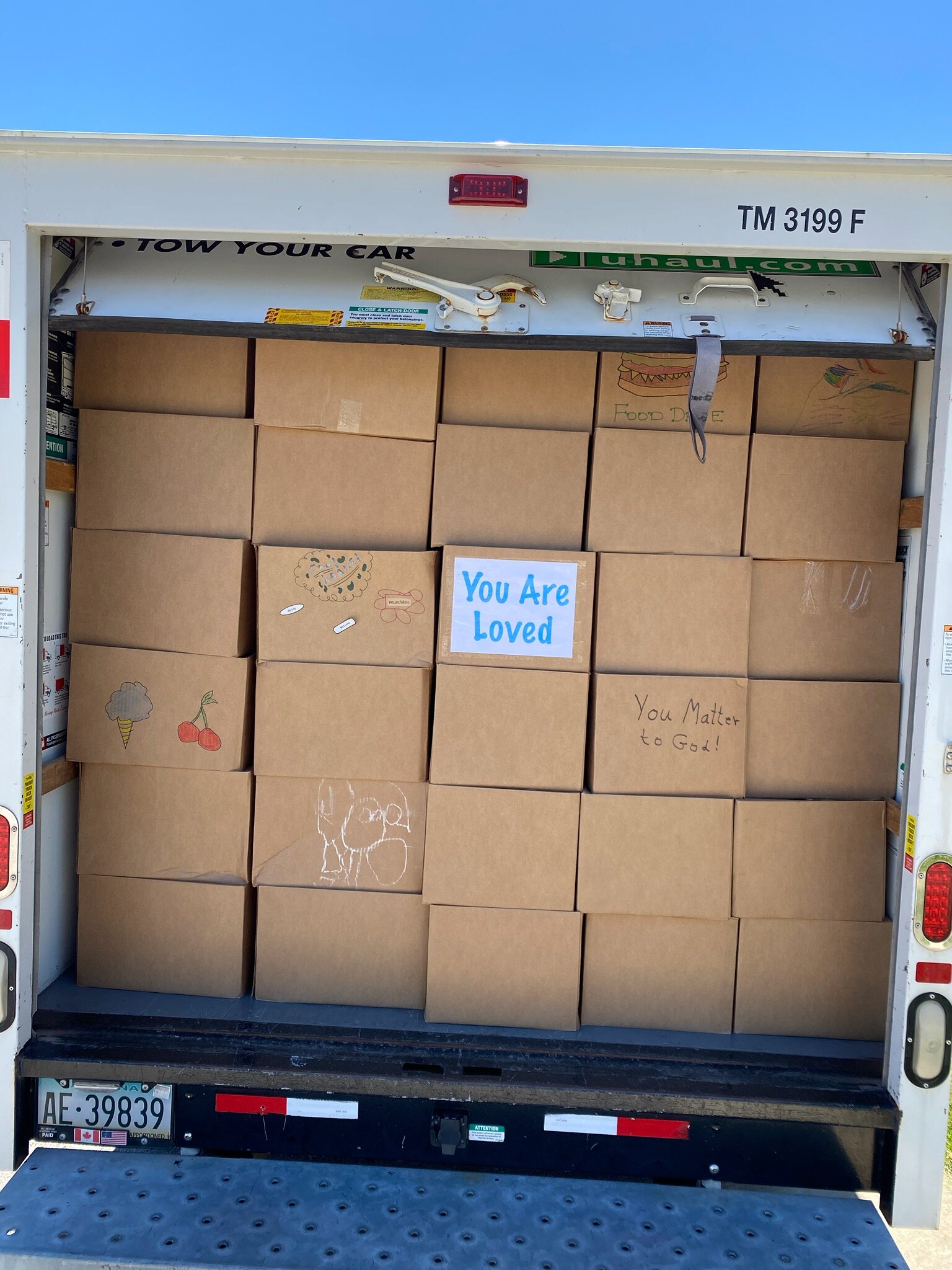  Willowcreek Huntley delivers 100 boxes filled with nutritious food each decorated with a personal message of hope. 