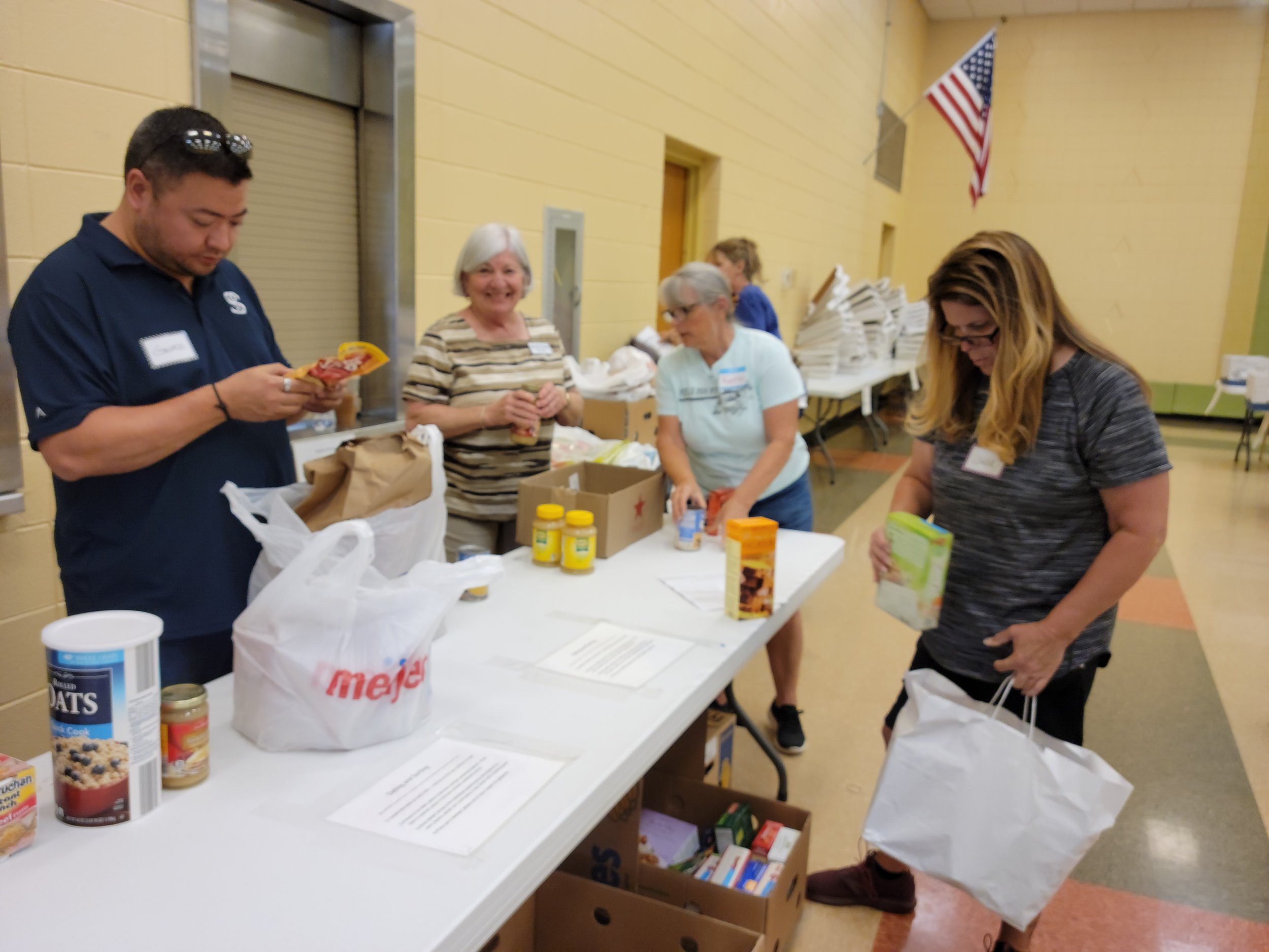 A HUGE thank you to our community for donating, letter carriers for delivering, and volunteers for sorting and boxing. Stamp Out Hunger 2022 resulted in 3400 pounds of food collected! 🙏 