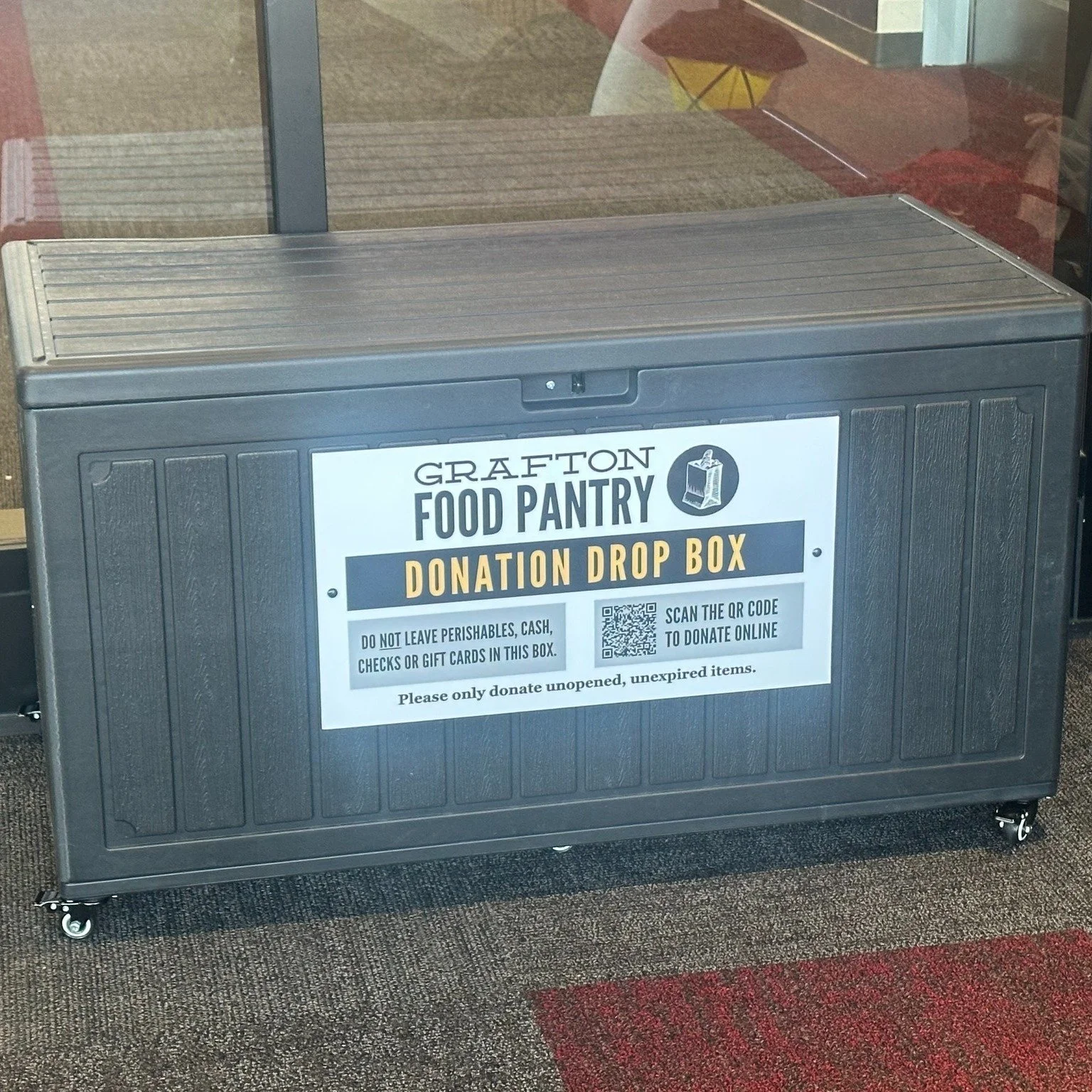 📦💛 New Donation Drop Box Alert! 💛📦
A big thank you to Huntley High School for adding a donation drop box for the Grafton Food Pantry! You can now conveniently drop off non-perishable food and personal care items at Door 1.

Your donations help su