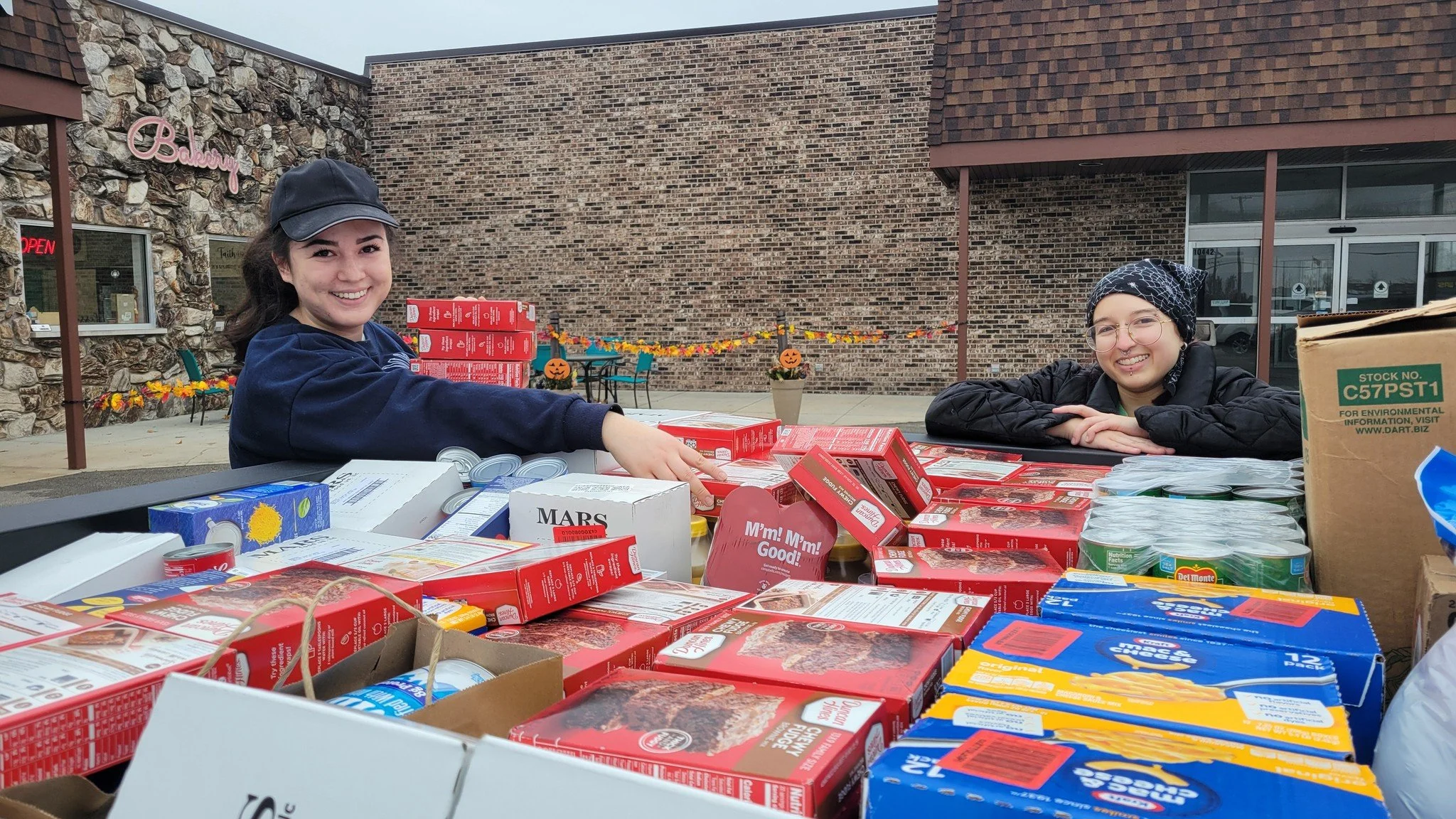 A huge thank you to our friends at @blessedlittlekitchen for their incredible Everything But the Bird campaign! 💛 Your generosity and support help ensure local families had all the essentials they needed for a warm and joyful holiday meal.

We are s