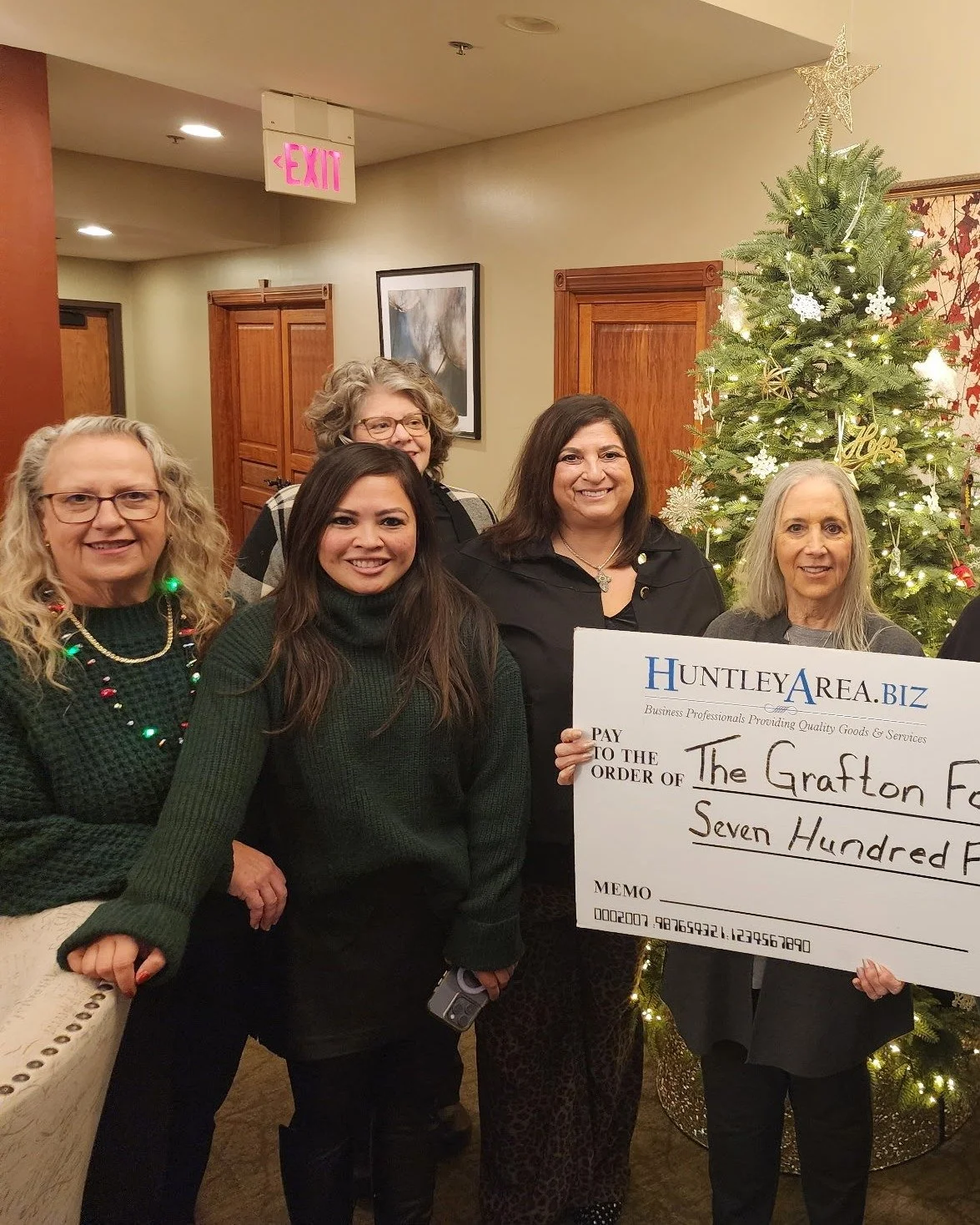 Thank you to Huntley Biz Network for their generosity, and to the Huntley Chamber members and DeFiore Funeral Home for helping make the holidays brighter with their donations. 🎄🎅