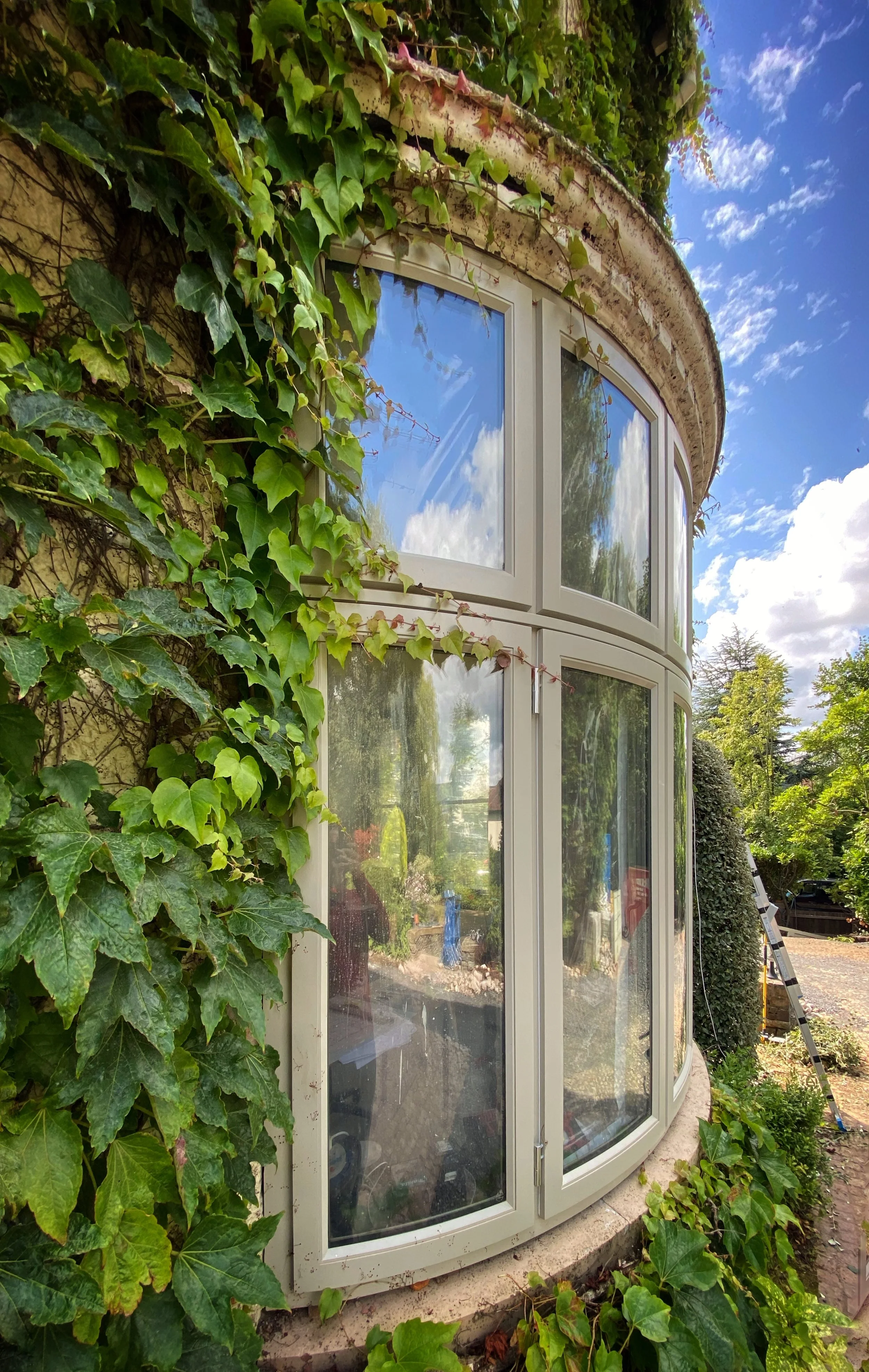 CONSERVATION AREA REFURBISHMENT + EXTENSION