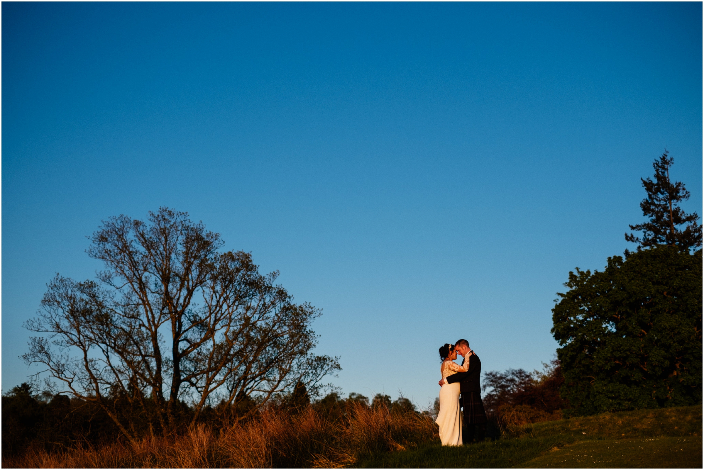Scottish Summer Lochside Wedding_Boturich Castle_Euan Robertson Photography_042_WEB.jpg