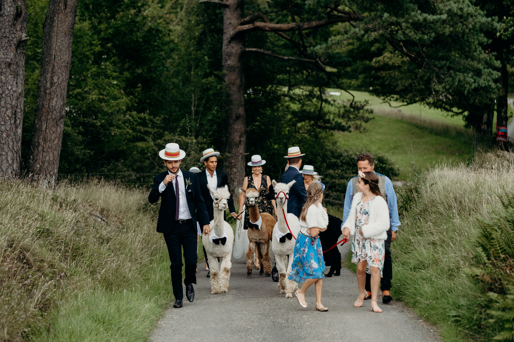 015-Flo-Robert-Monachyle-Mhor-Wedding.jpg