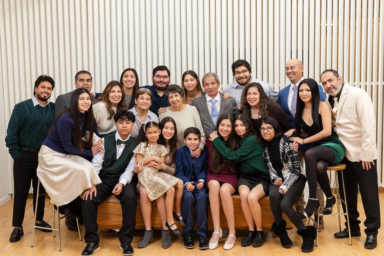 Extended Family Photos at the Chicago Studio