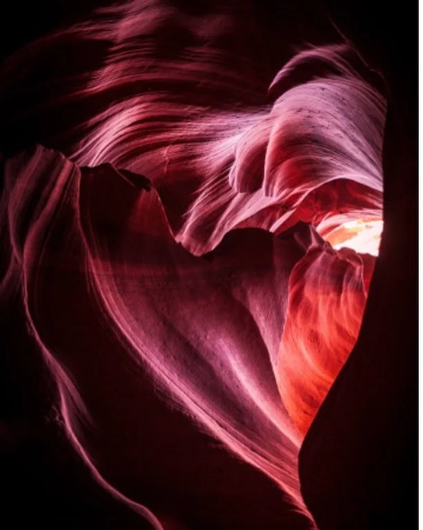 Heart Caves In.
.
.
#2pmcreativelab #design #designinspo #naturedesign #color