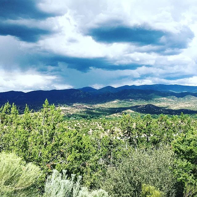 New Mexi-WHOA
.
.
.
#spectacularscenery #santafe #newmexico #travelphotography #travel #designer #creative #creativeinspiration #designinspo #designinspiration #color #colorinspiration #colorpalette #naturephotography #nature #2pmcreativelab