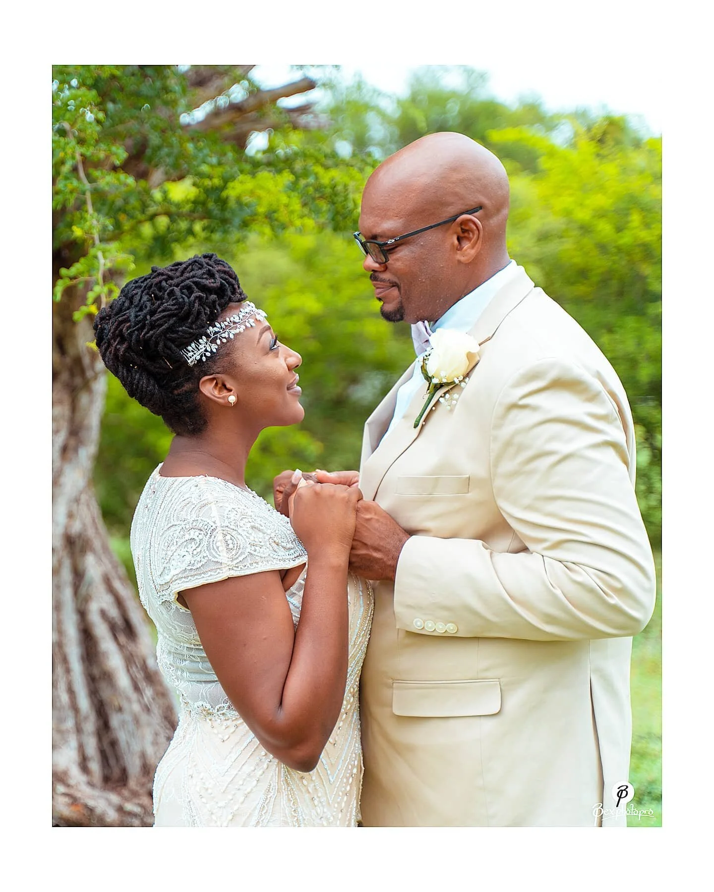 Forever Close 
Just Another Bexphoto 
The wedding Pro
www.bexphotopro.com 

#wedding #saintlucia #hug #kiss #love #weddingdress #bride #gift #groom #photoshoot #married #justmarried #like #follow