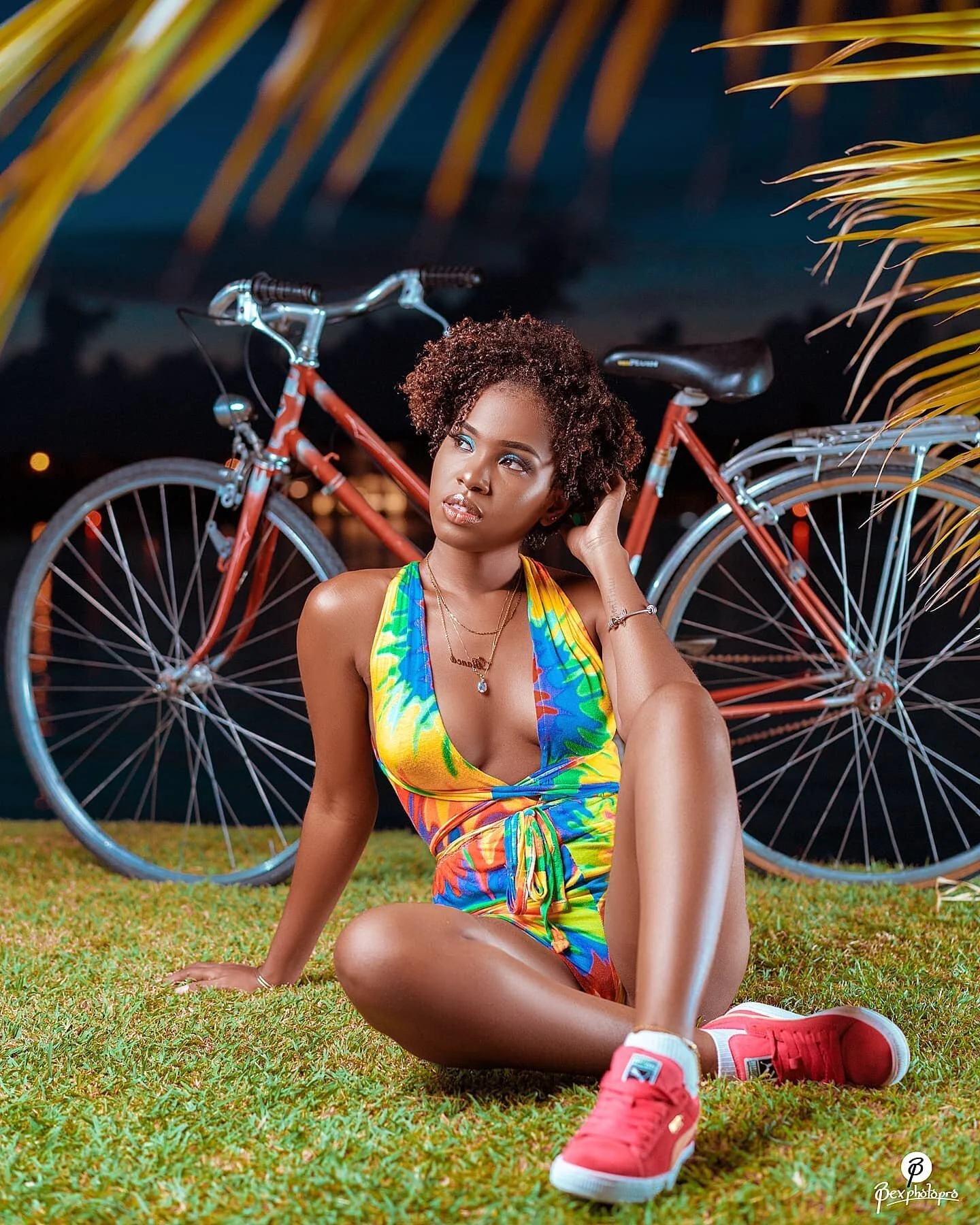 Chill vibes 
Just Another Bexphoto 
Visit www.bexphotopro.com 
@biancxm_ 
@_therightangle 
@the_memorylane_ 
@tie_n_slippers 
@deejay_thiyeri
@hilightspro for the bike linkup 
#bike #classicbike #model #puma #ride #curlyhair #naturalgirl #bianca #smi