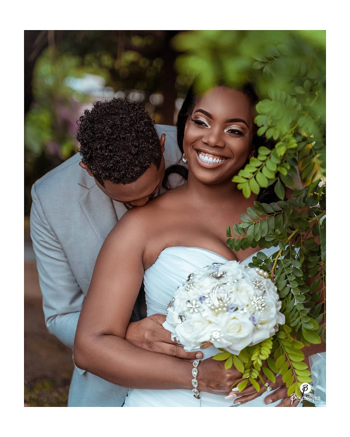 Heavy on the Love.
Big on the smiles
Just Another Bexphoto 
Visit www.bexphotopro.com 
@sha_sha005 

#weddingkisses #wedding #weddingportrait #love #weddingphotography #stlucia #shootoftheday #photo #girl #husbandandwife #likesplease #followｍe