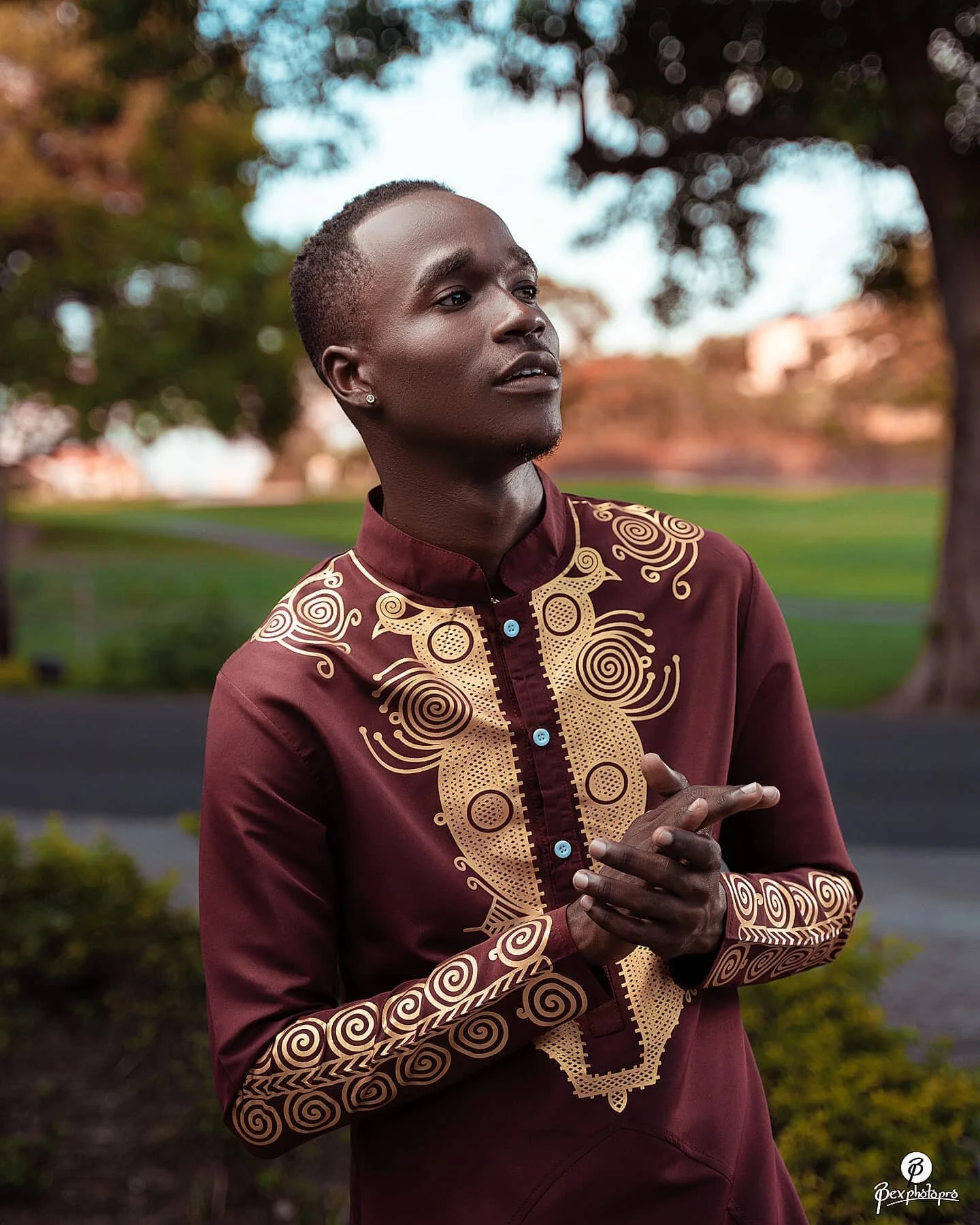 Forward Thinking
@acheryphoto 
That time I took pics of a photographer.
Just Another Bexphoto 
www.bexphotopro.com 

#godoxphoto #lightingasisstant #softbox #parabolixlight #portrait #portfolio #follow #trend #photography #birthdayphotoshoot #birthda