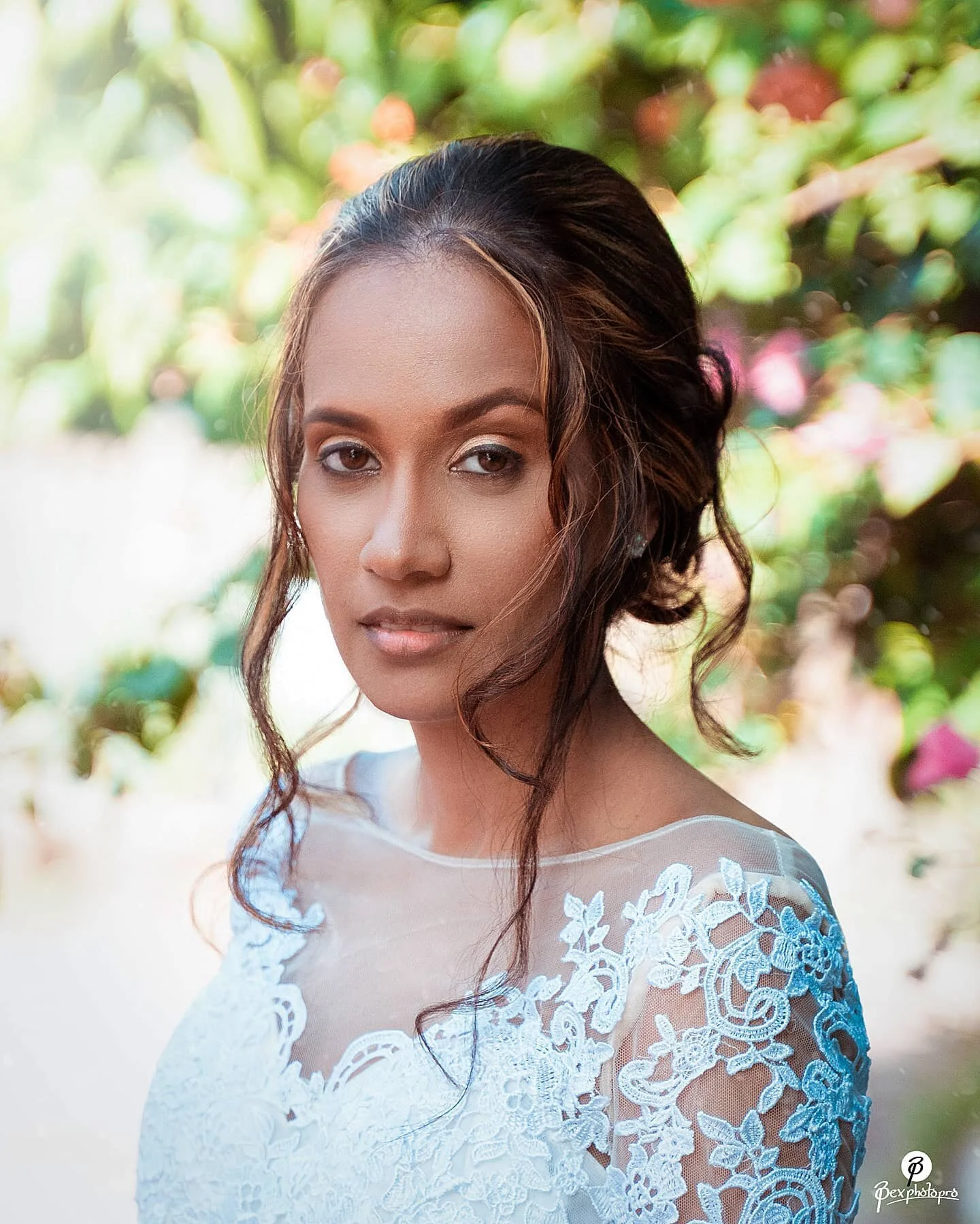 The Bride 
Of  @mr_grape_juice 
Just Another Bexphoto 
www.bexphotopro.com 

#brideportrait #bridalgown #bridalphotography #brideheadpiece #bridalhair #portrait_mood #warmtones #retouch #vogue #like4likes #viral #followparty #nightpost #wedding #wedd