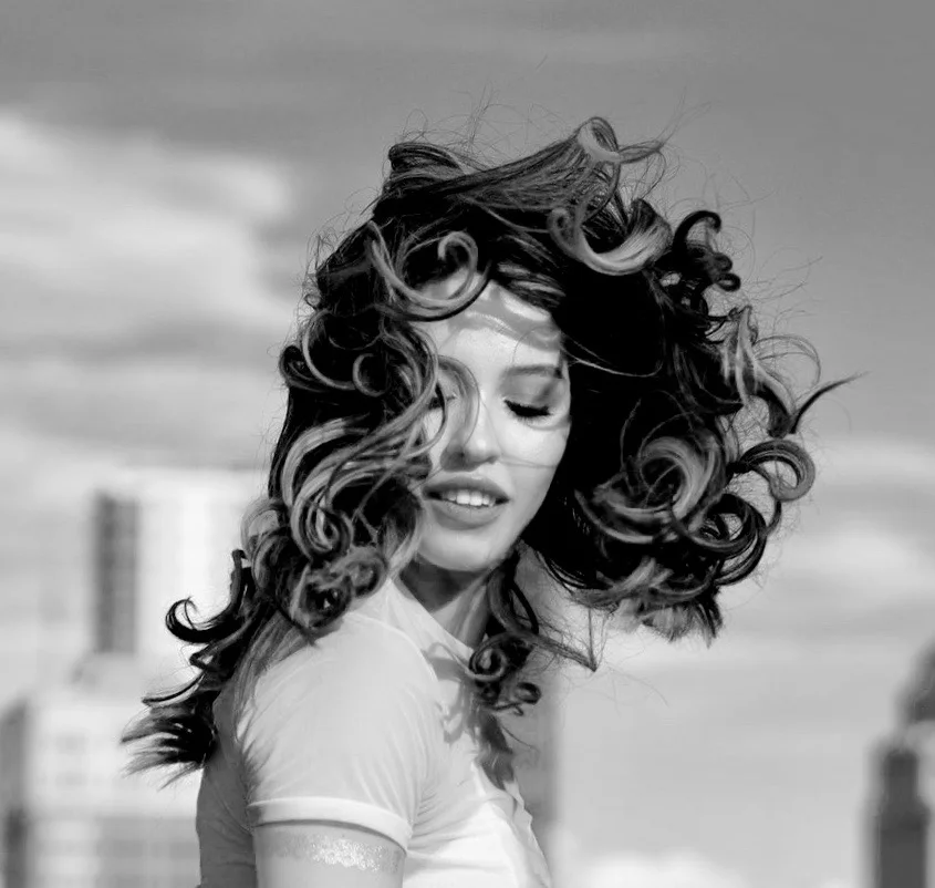 How to Have the Shiniest, Healthiest Hair Ever! 6 Reasons Why Essential Oils Work in Your Conditioner.!