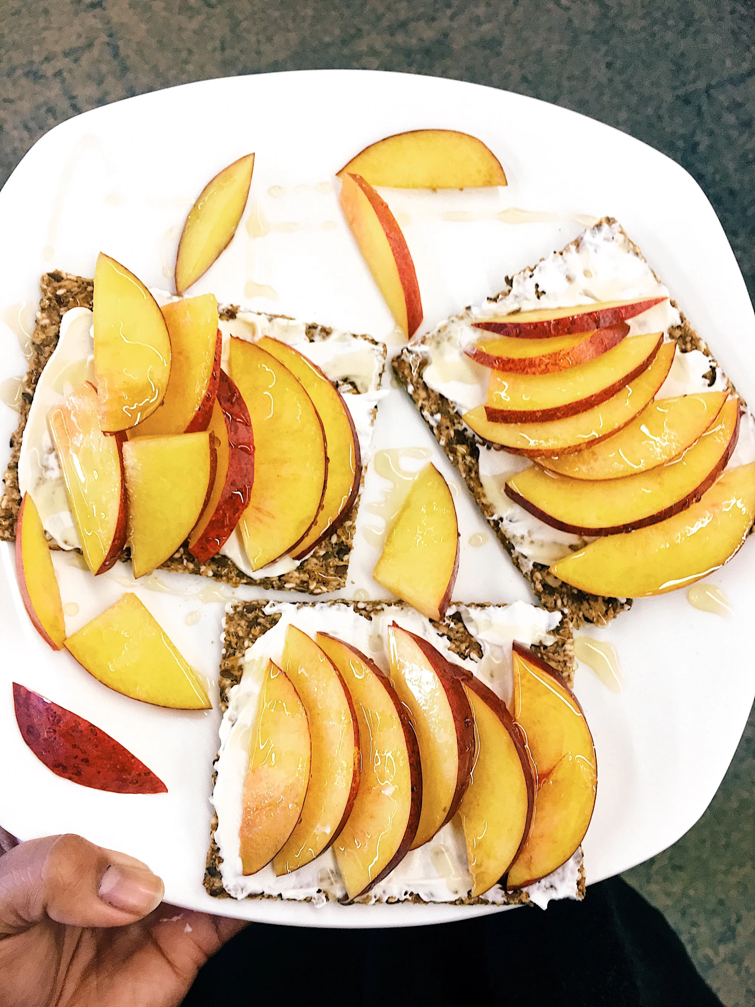 Office Lunch: How to make a fruit crostini 