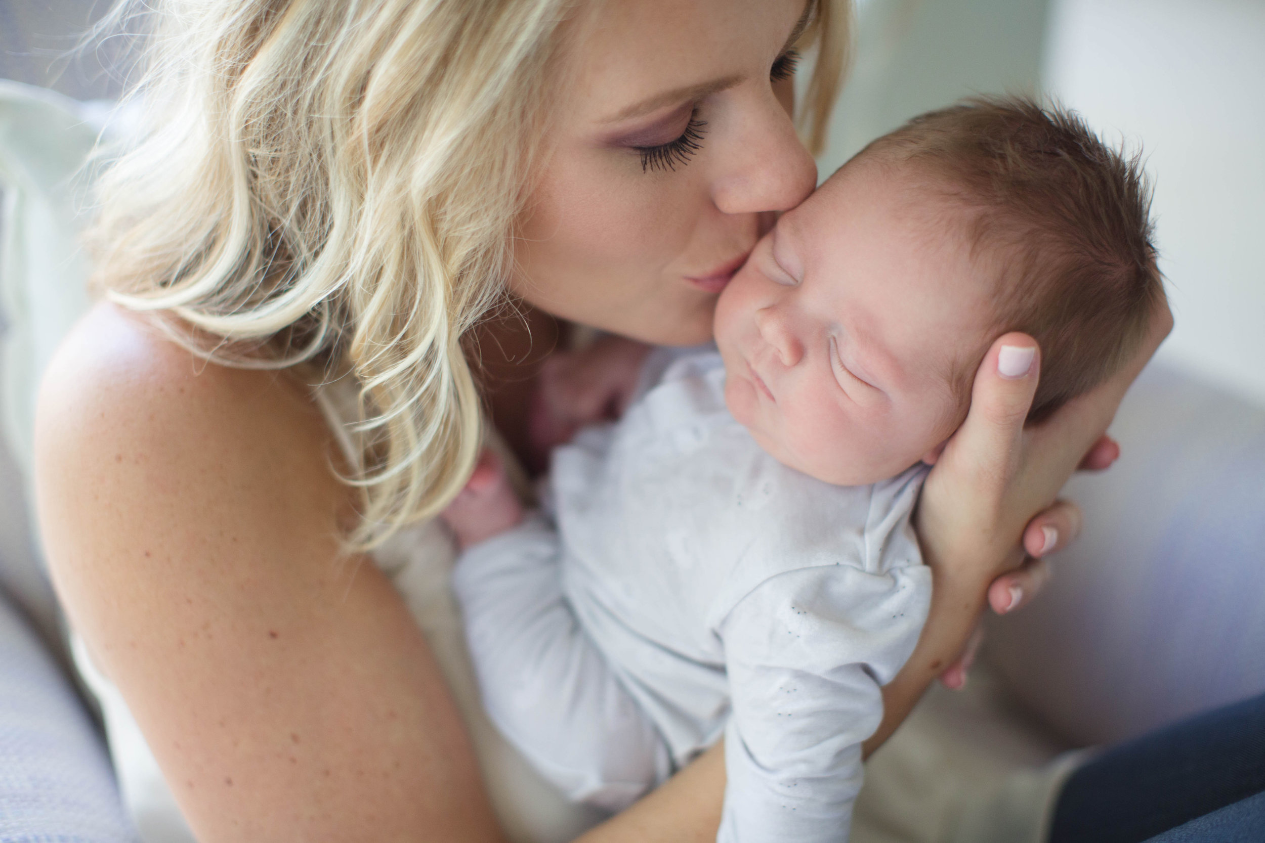 Sara Seeton Photography // Best Newborn Lifestyle Photographer in Dallas Fort Worth